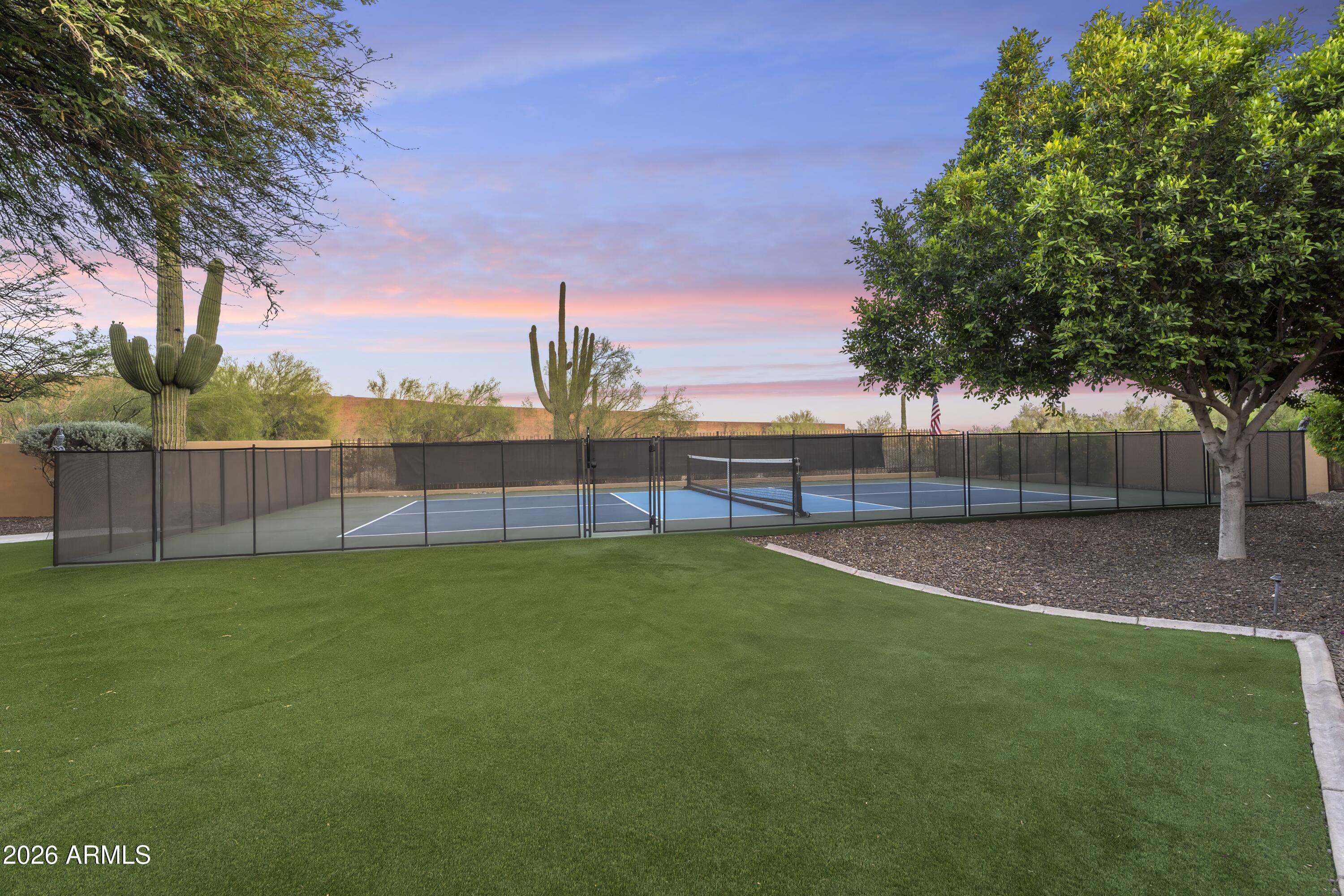 PINNACLE PARADISE - Residential