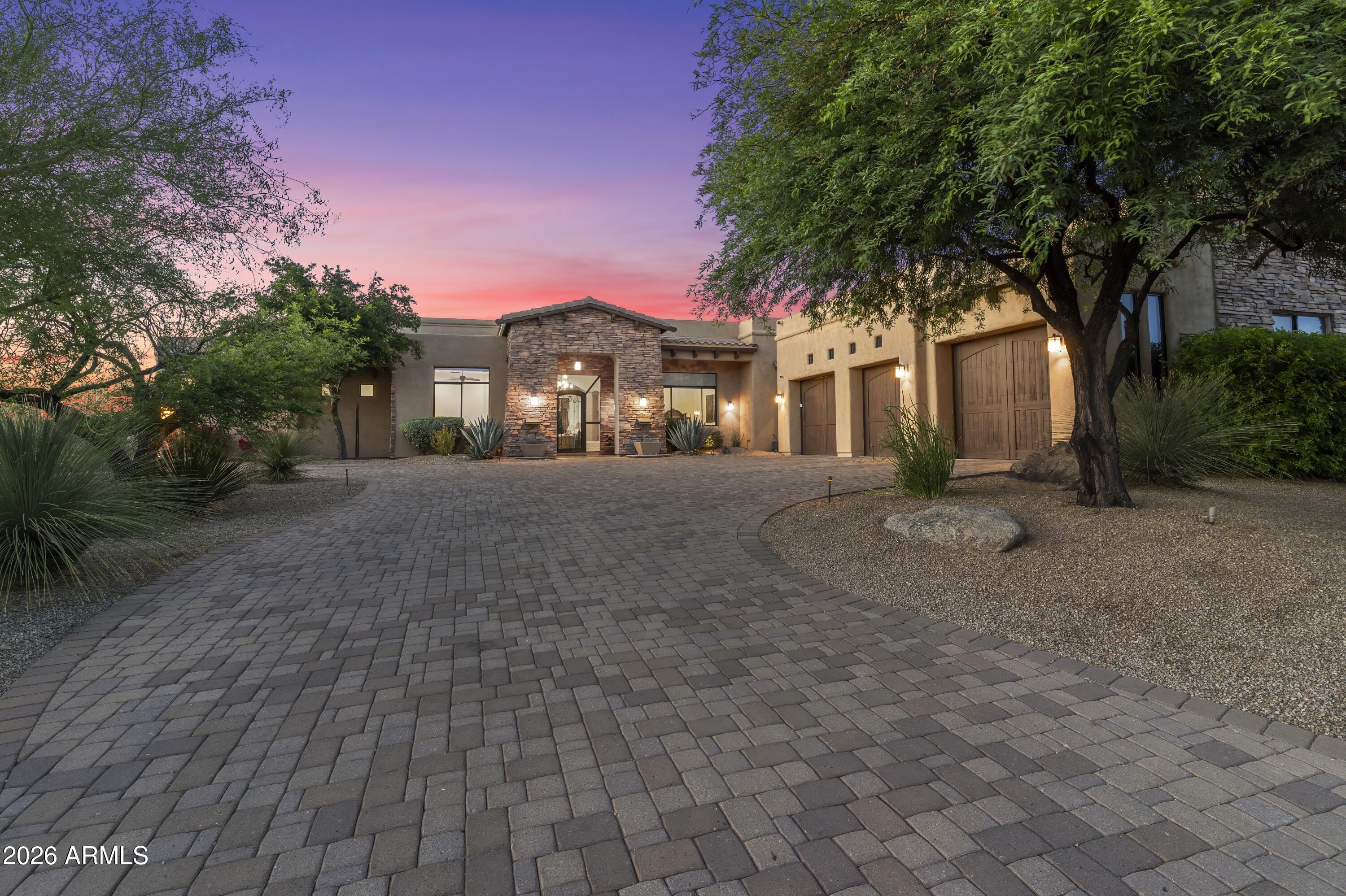 PINNACLE PARADISE - Residential