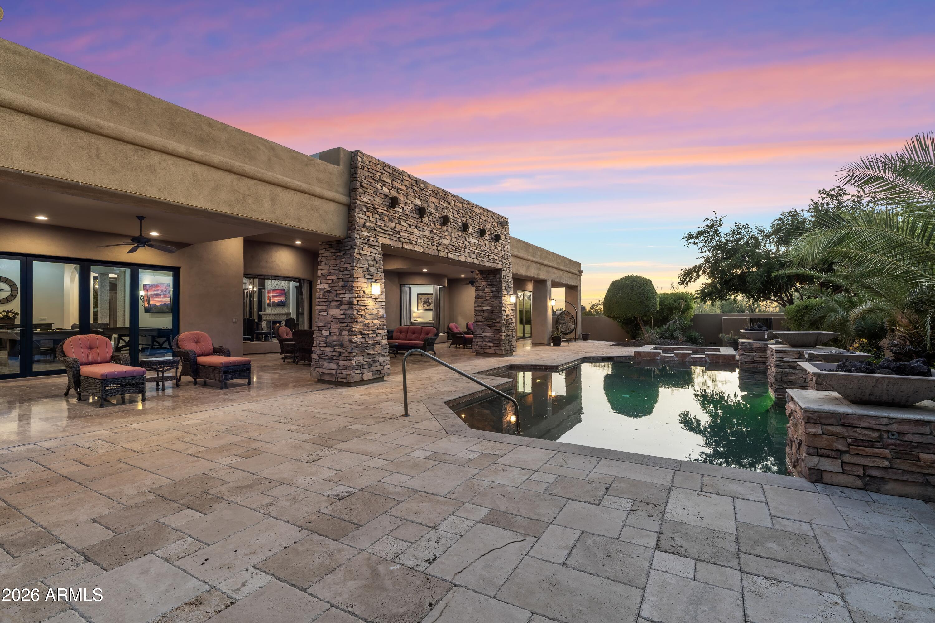 PINNACLE PARADISE - Residential