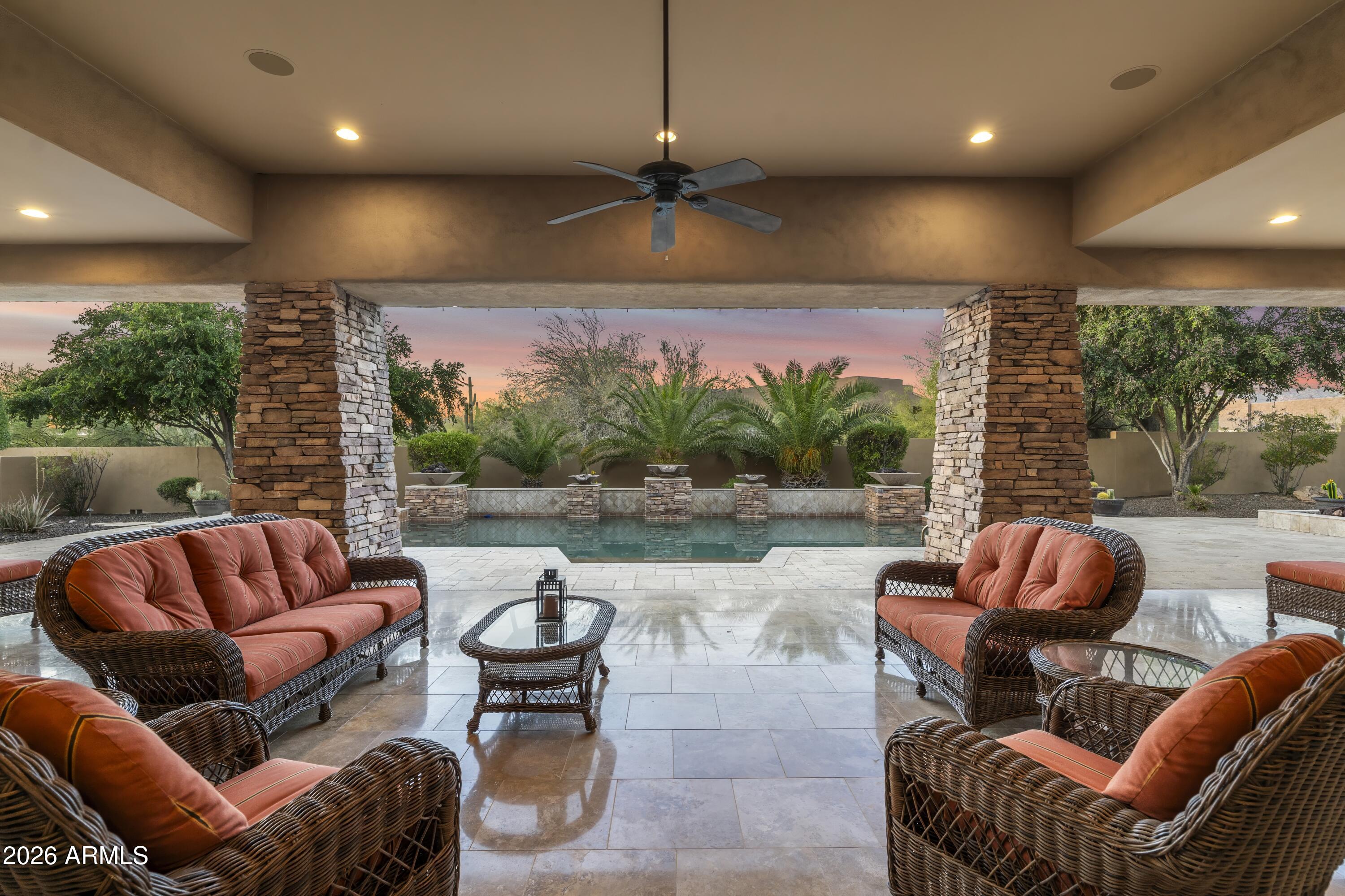 PINNACLE PARADISE - Residential