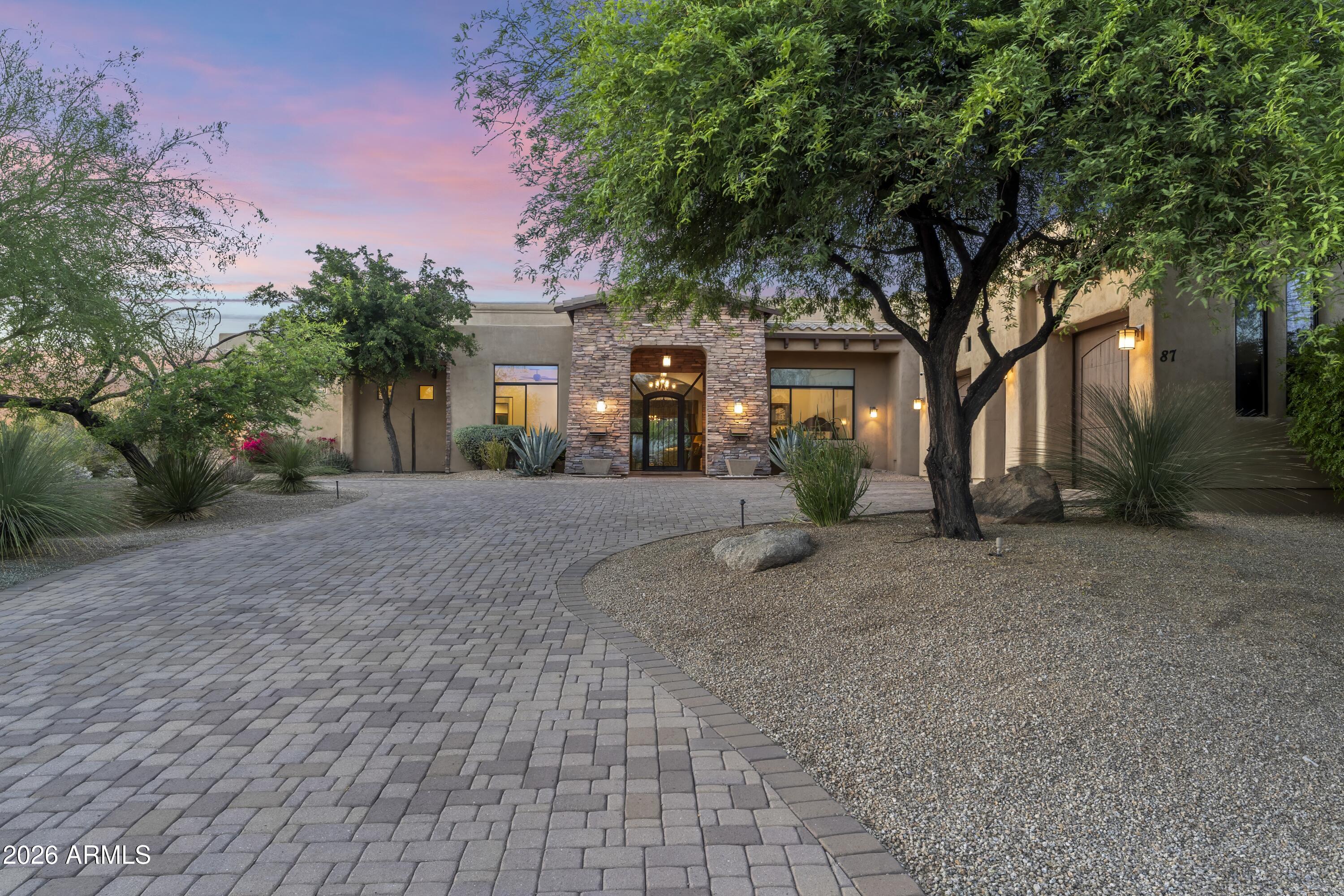 PINNACLE PARADISE - Residential