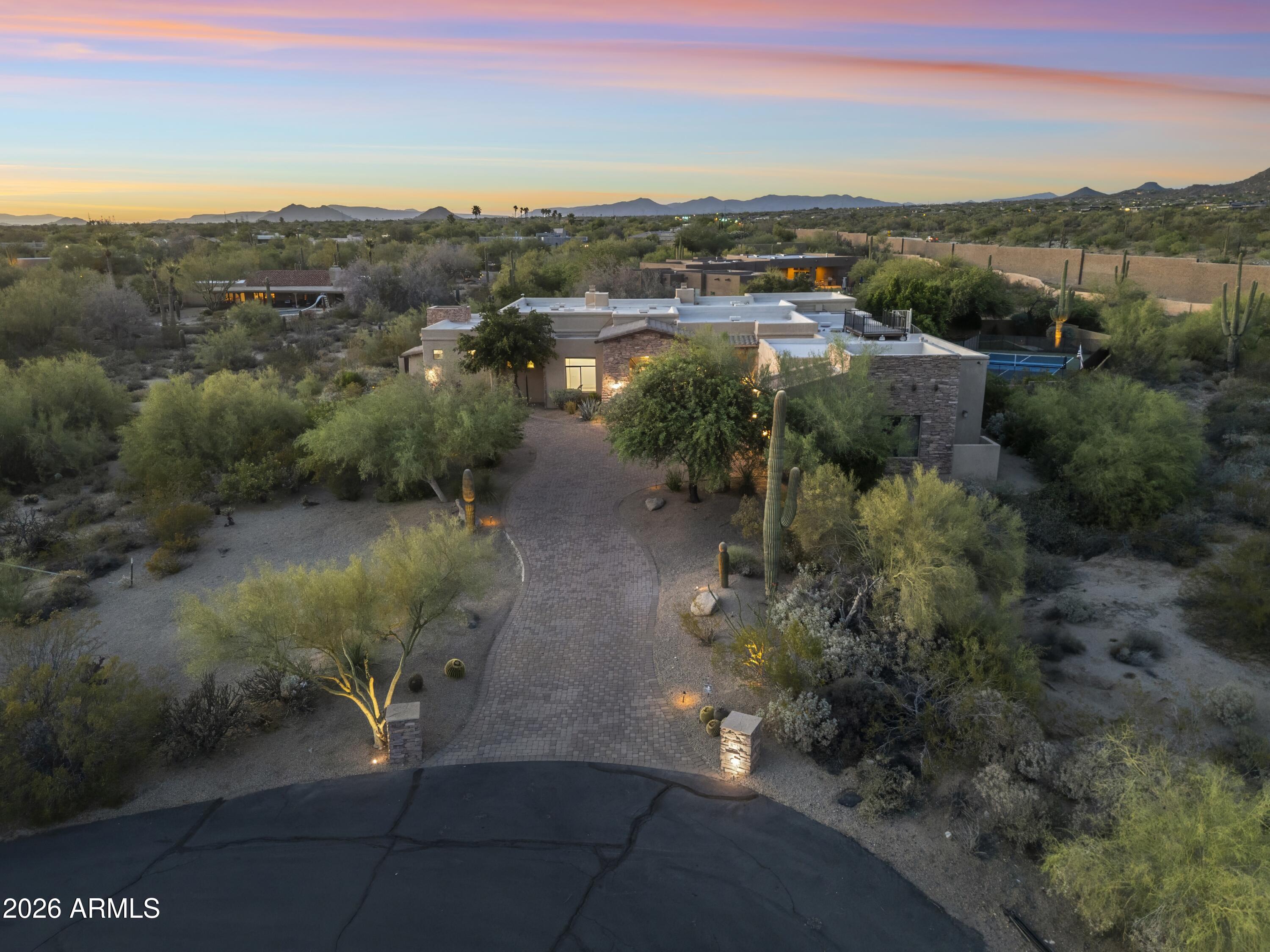 PINNACLE PARADISE - Residential