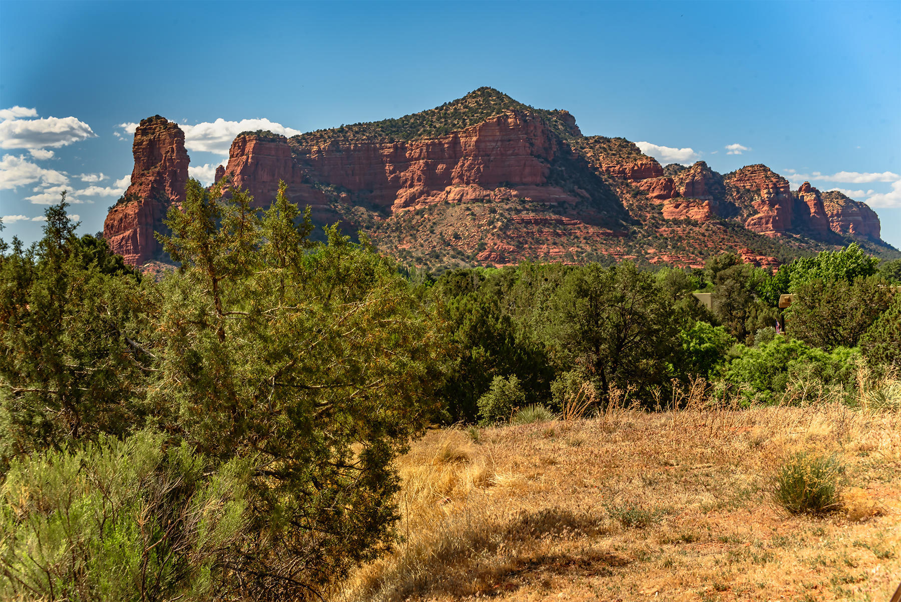 One of 18 developed lots ideally located in a quiet section of the VOC offering majestic red rock views, mature vegetation, and utilities to the lot.  All offer an ease of build with flat to gently sloped parcels. Three golf courses, hiking trails, and numerous shops, restaurants, and amenities are in the immediate vicinity.  No HOA to restrict the use of your property.
Be sure to view the overview video found in the ''Photos'' tab for a wonderful sense of Vistella and the surrounding area.