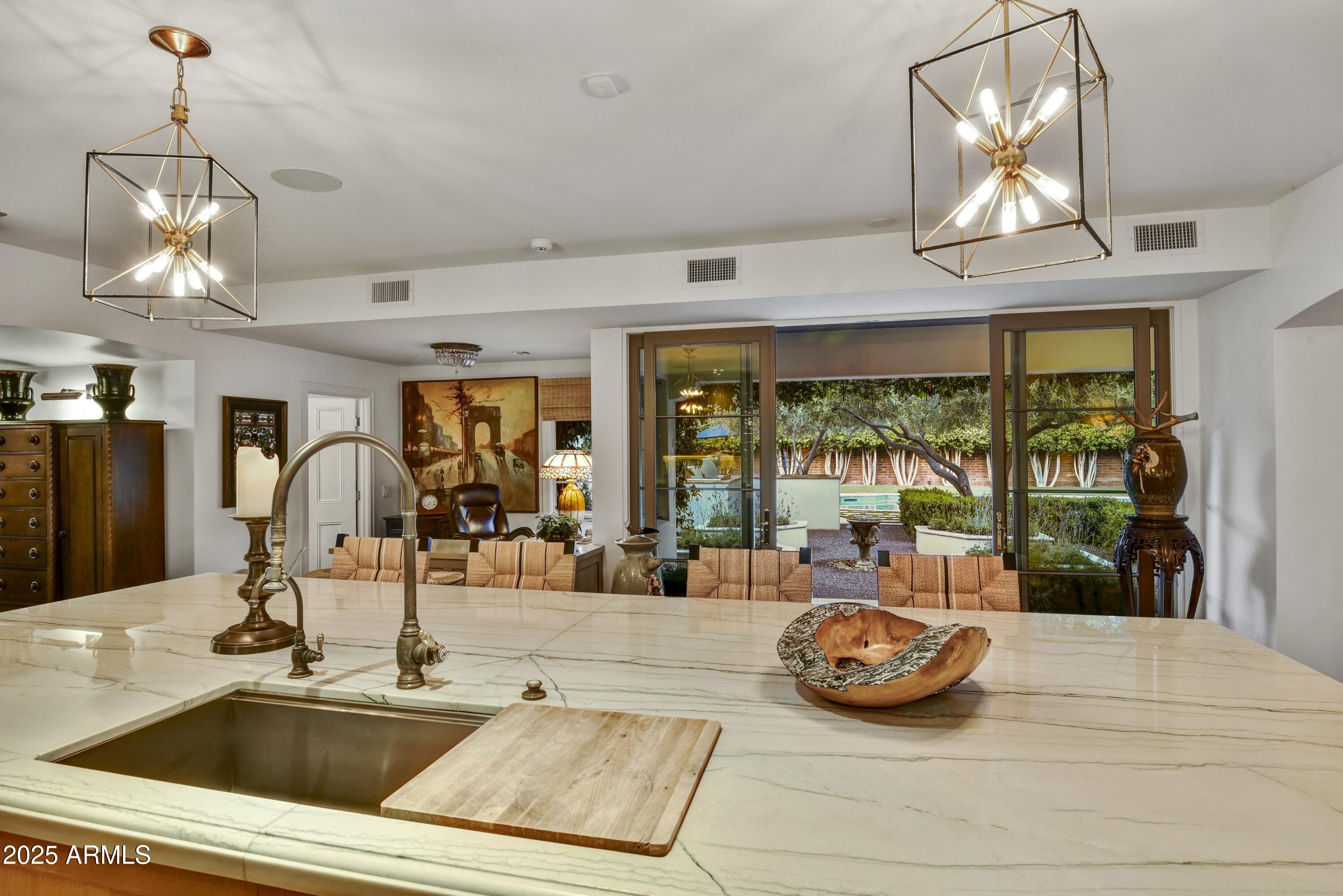 Country Club Manor - Residential