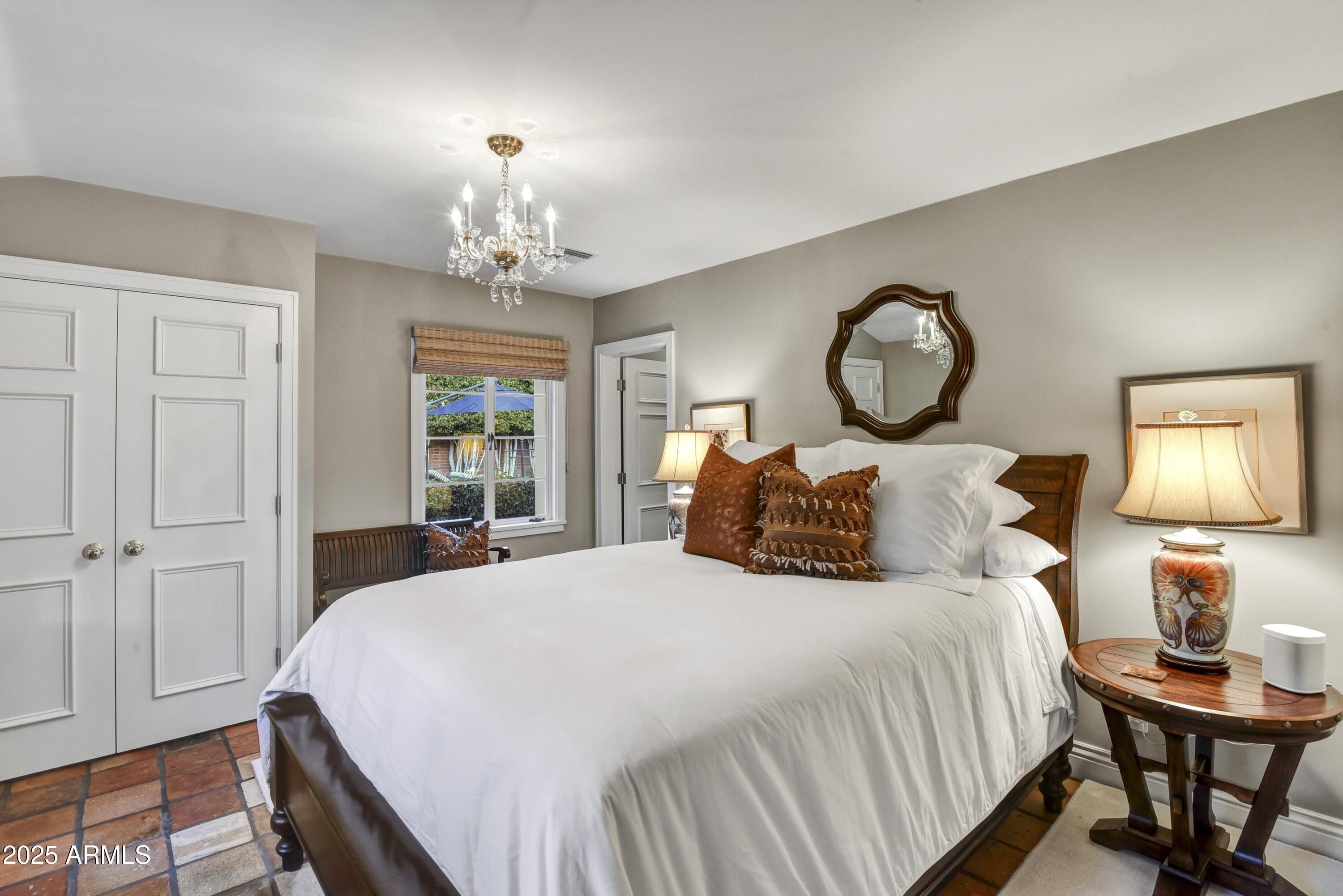 Country Club Manor - Residential