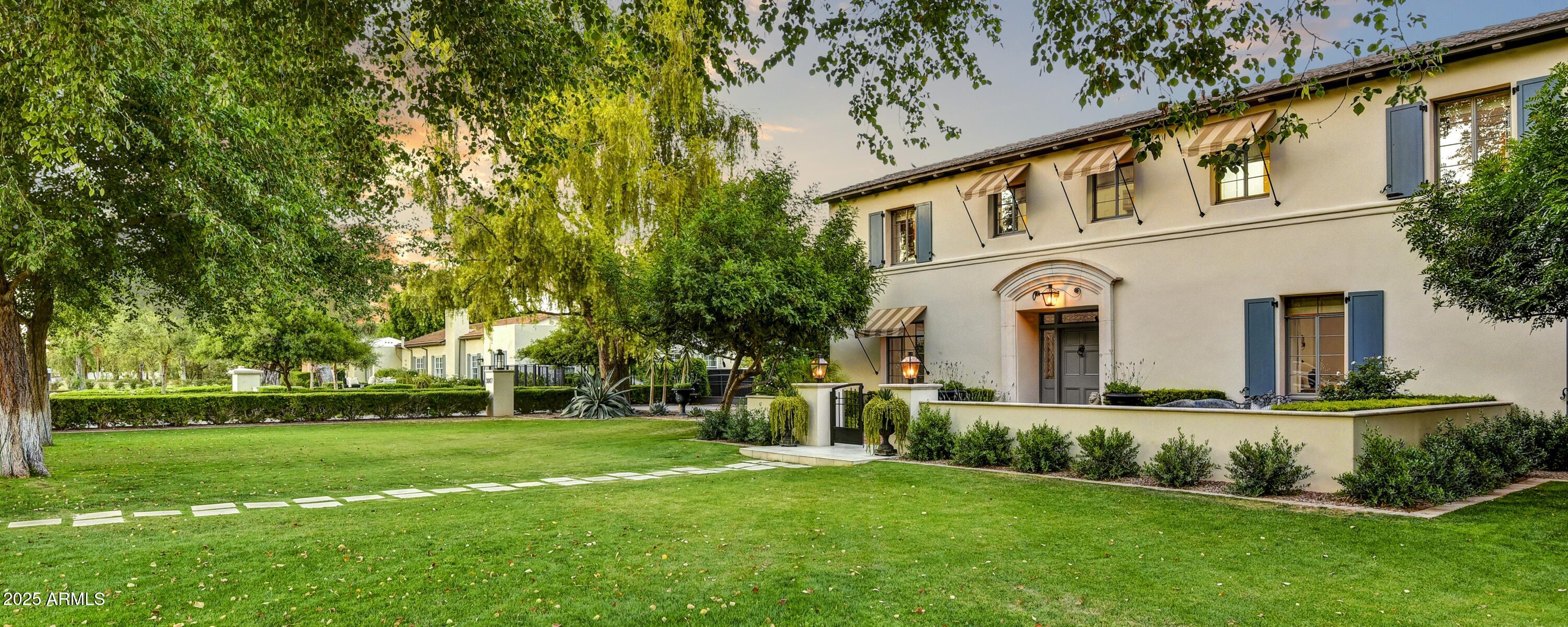 Country Club Manor - Residential