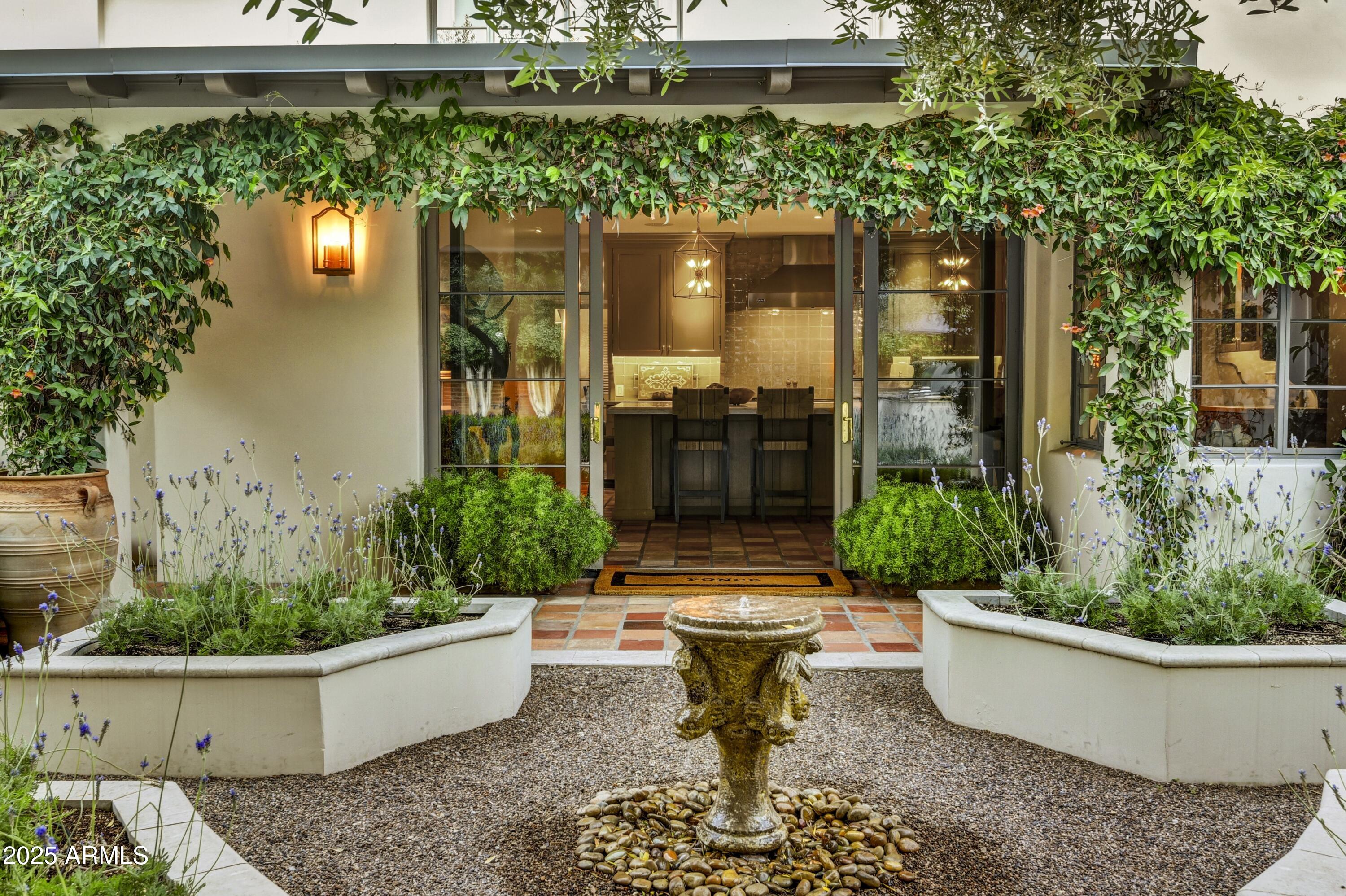Country Club Manor - Residential