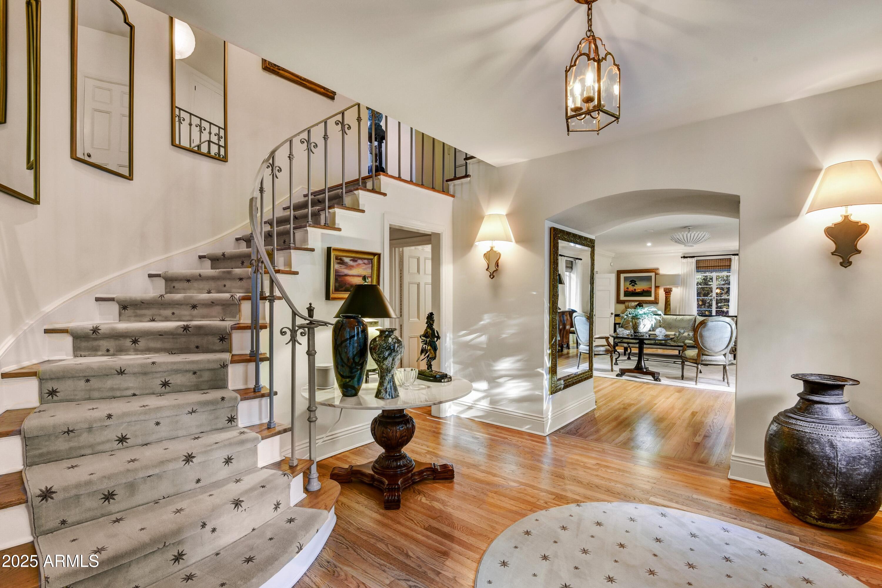 Country Club Manor - Residential