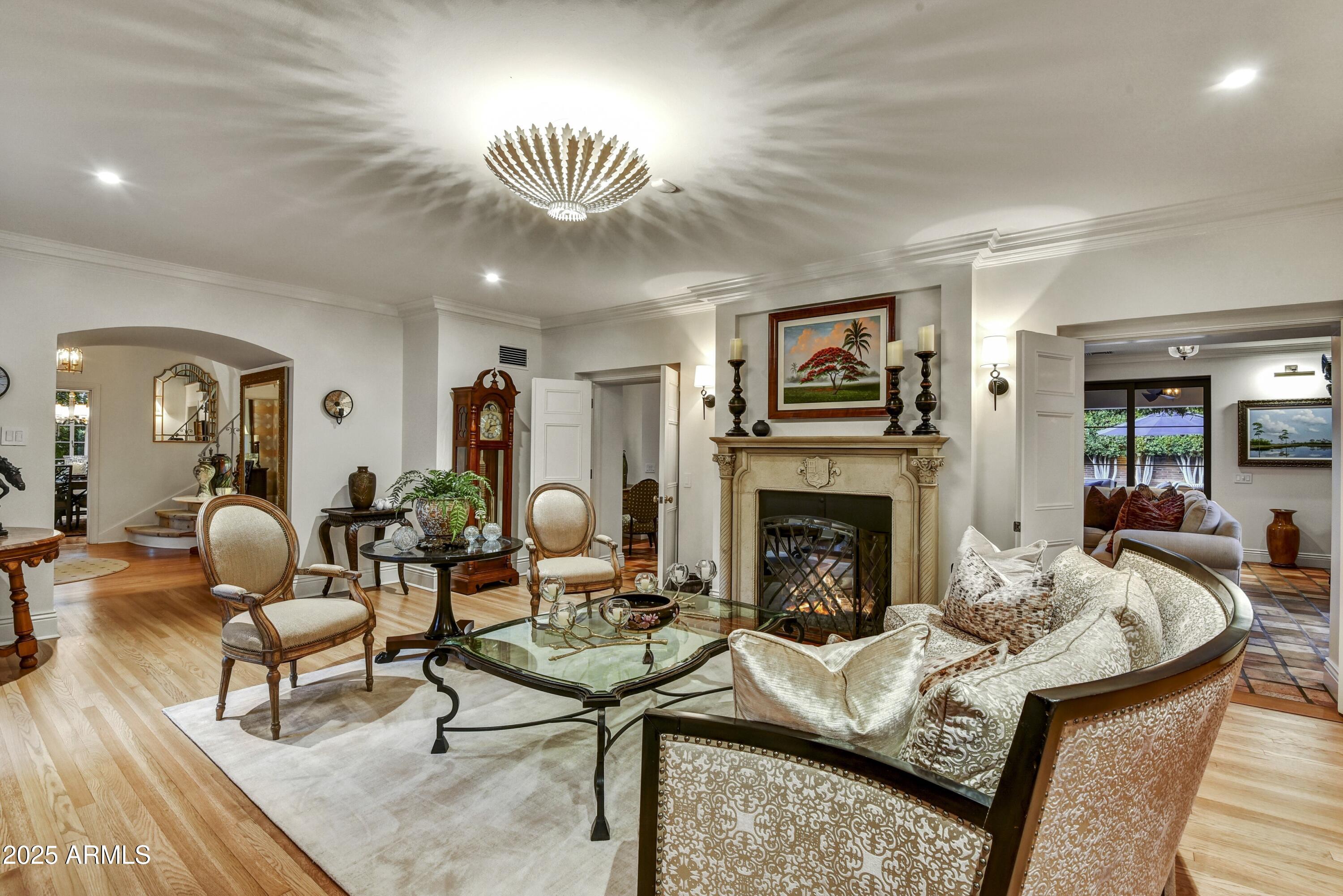 Country Club Manor - Residential