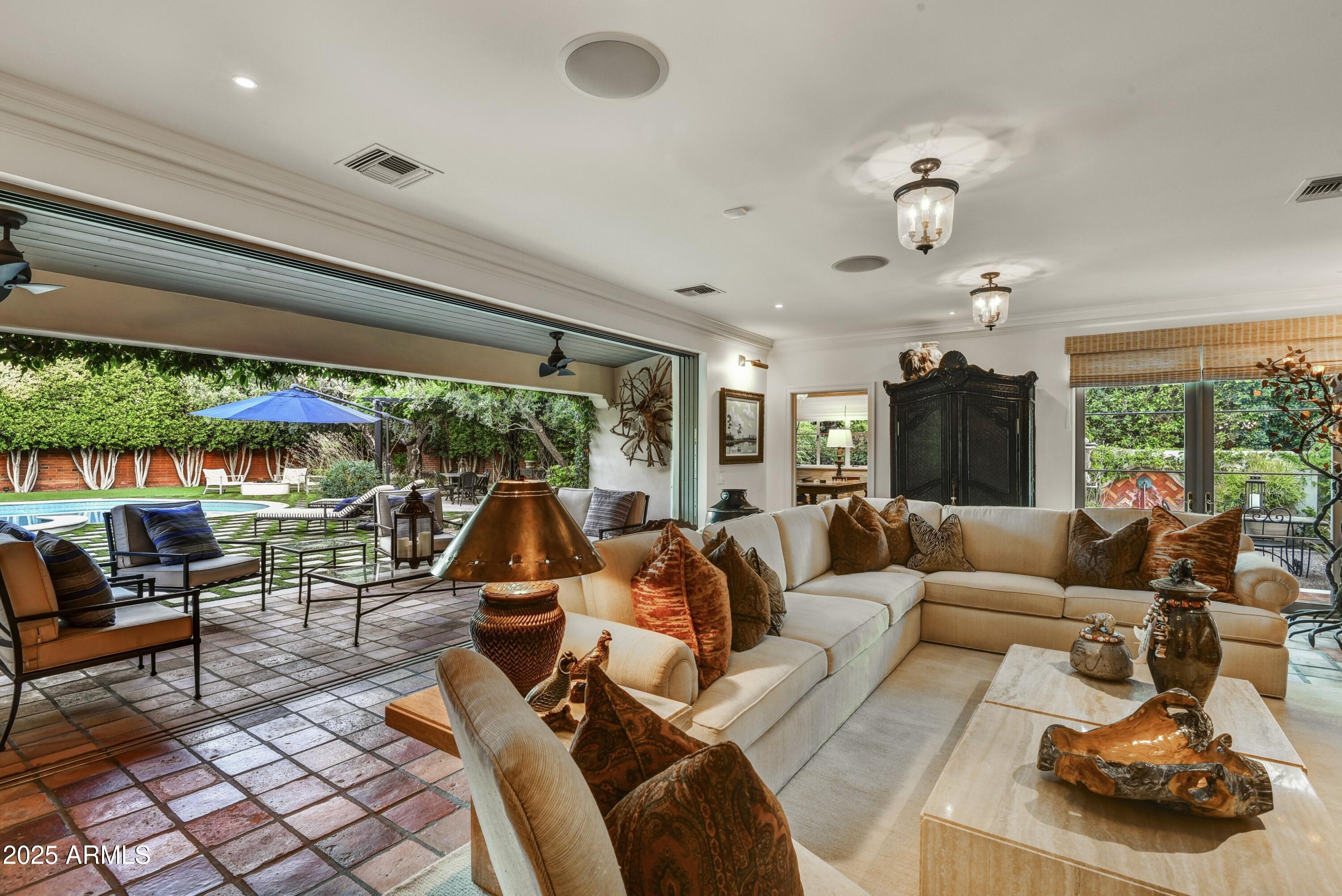 Country Club Manor - Residential