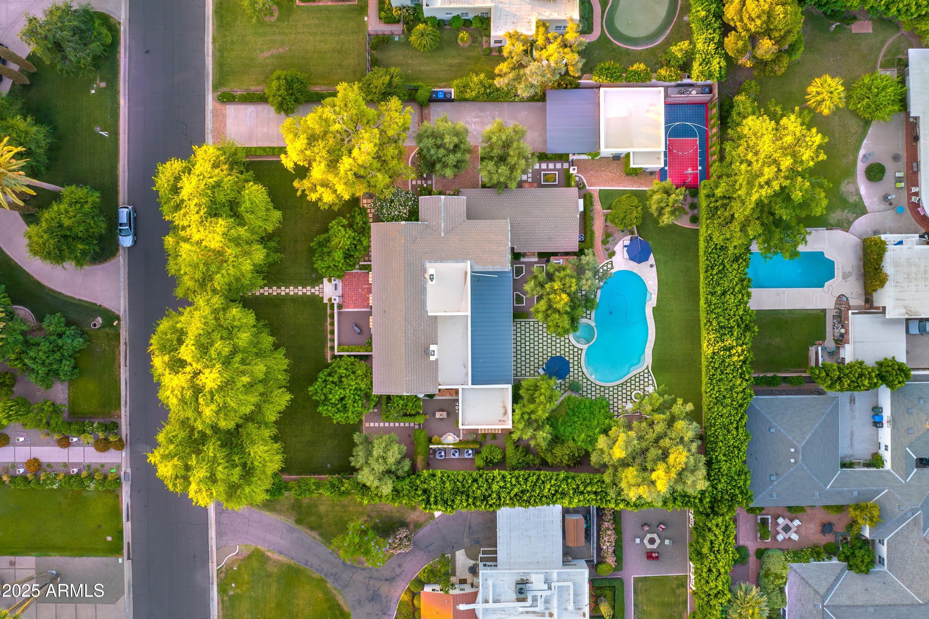 Country Club Manor - Residential