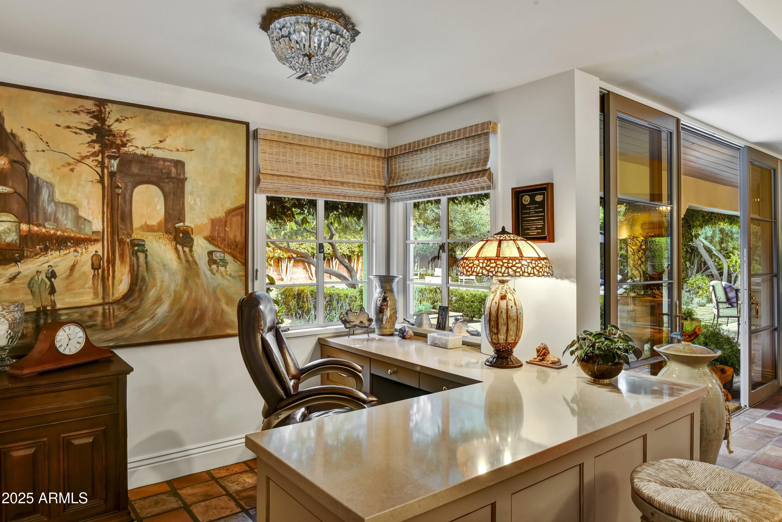 Country Club Manor - Residential