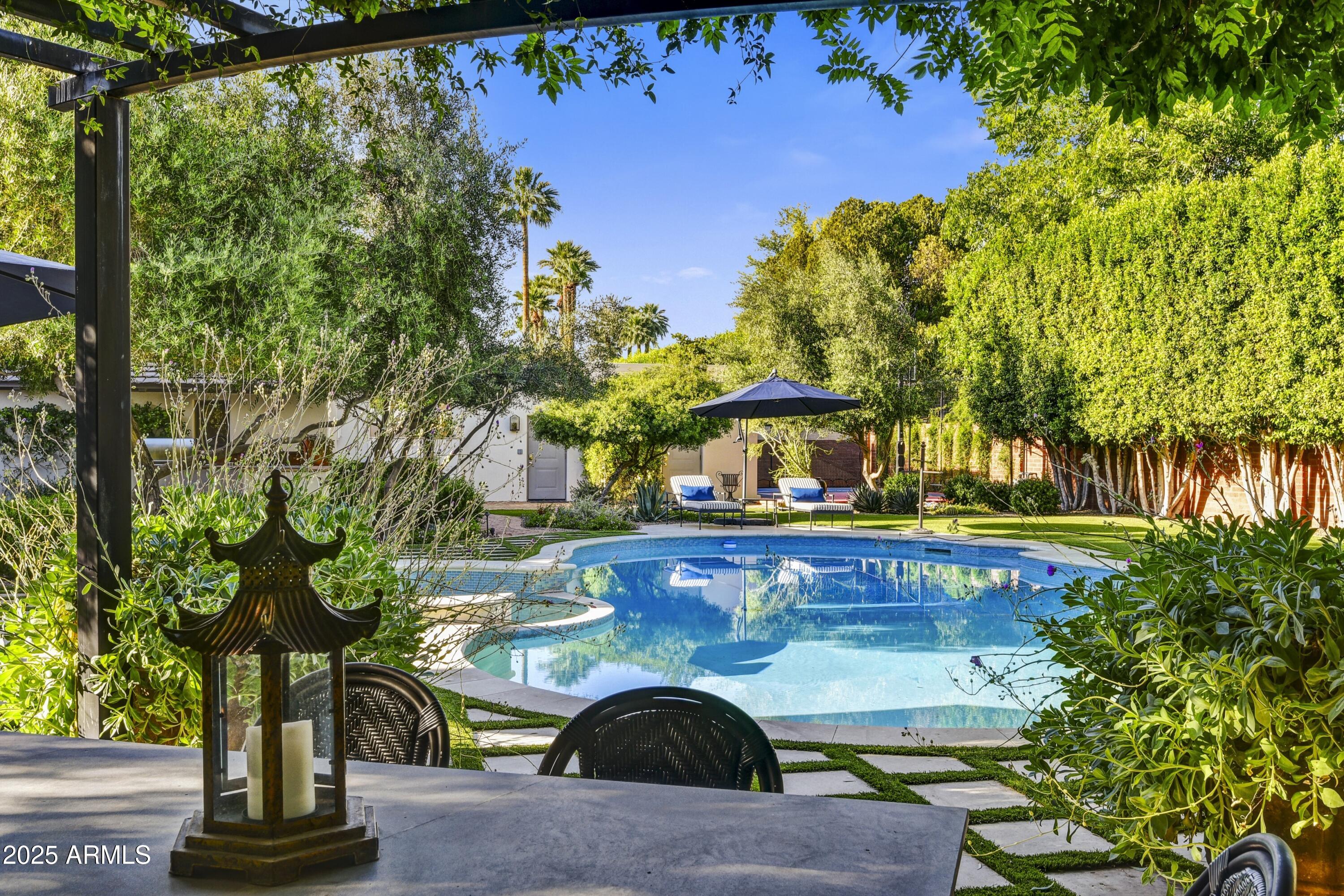 Country Club Manor - Residential