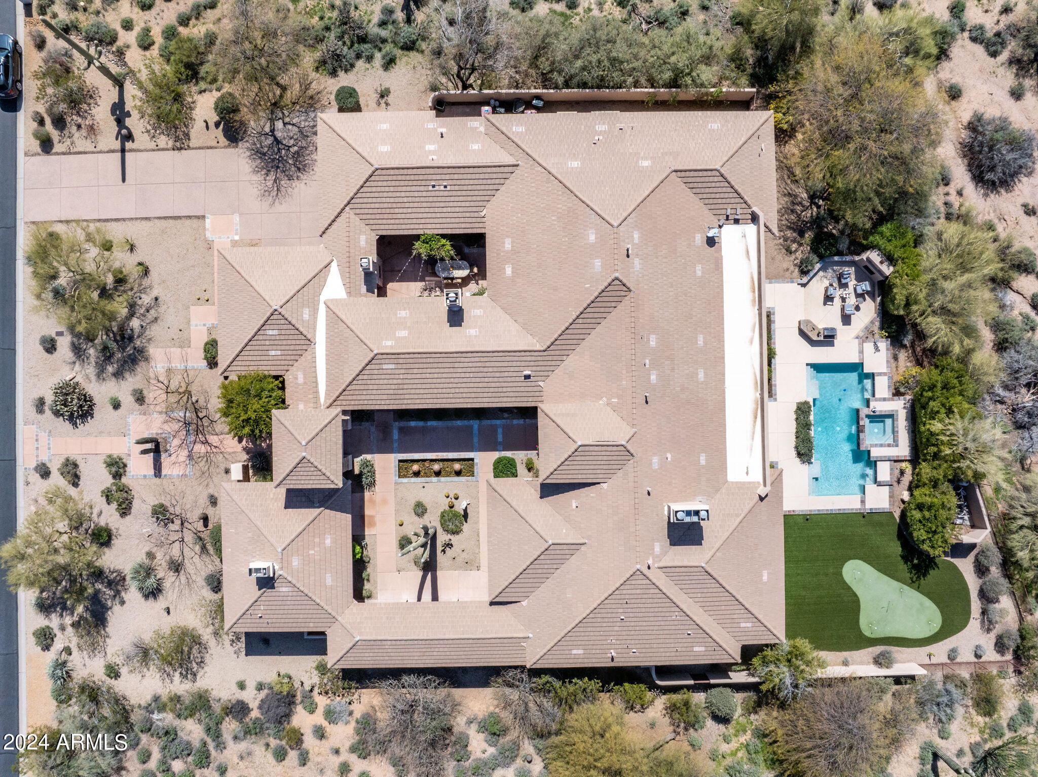SAGUARO ESTATES - Residential