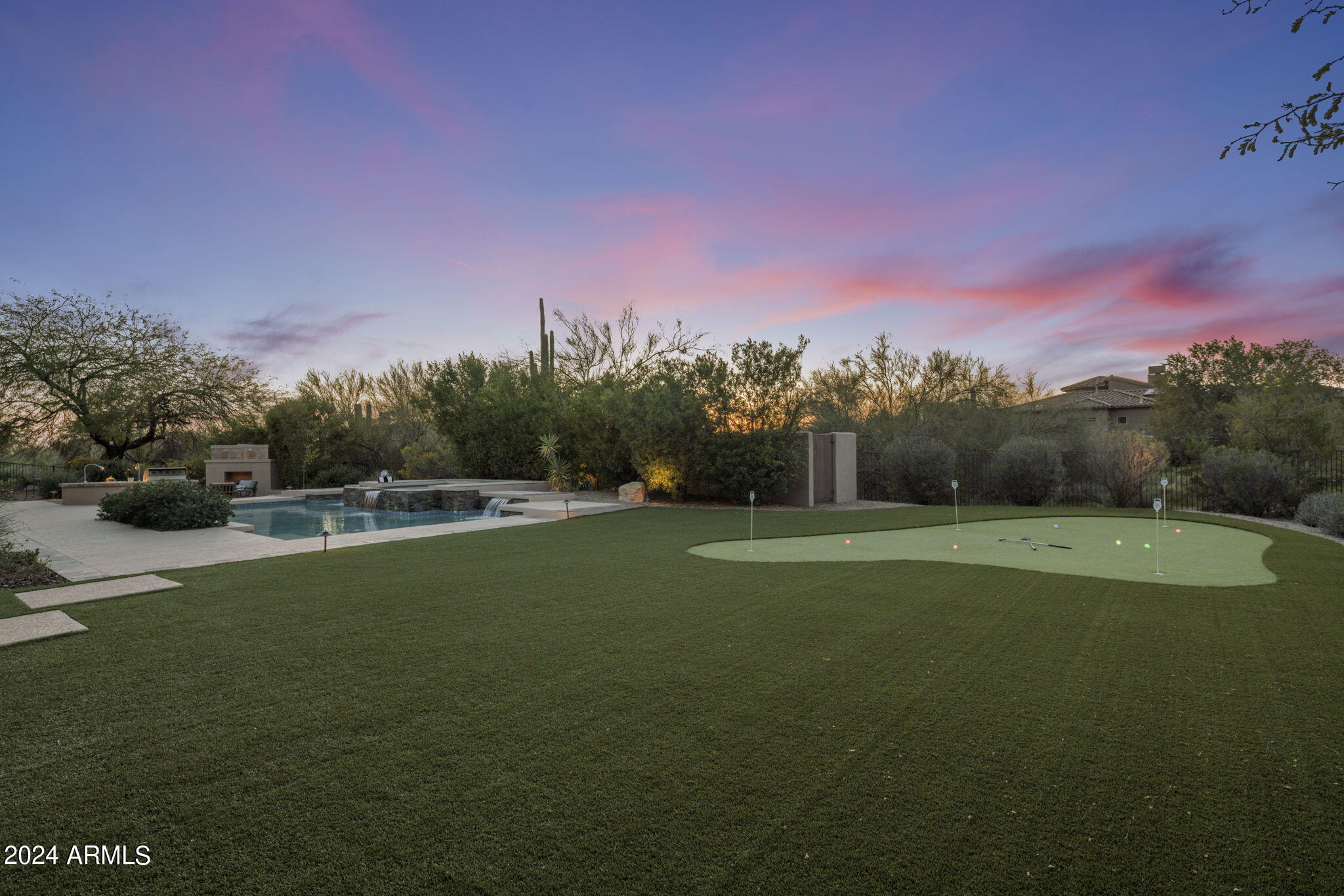 SAGUARO ESTATES - Residential