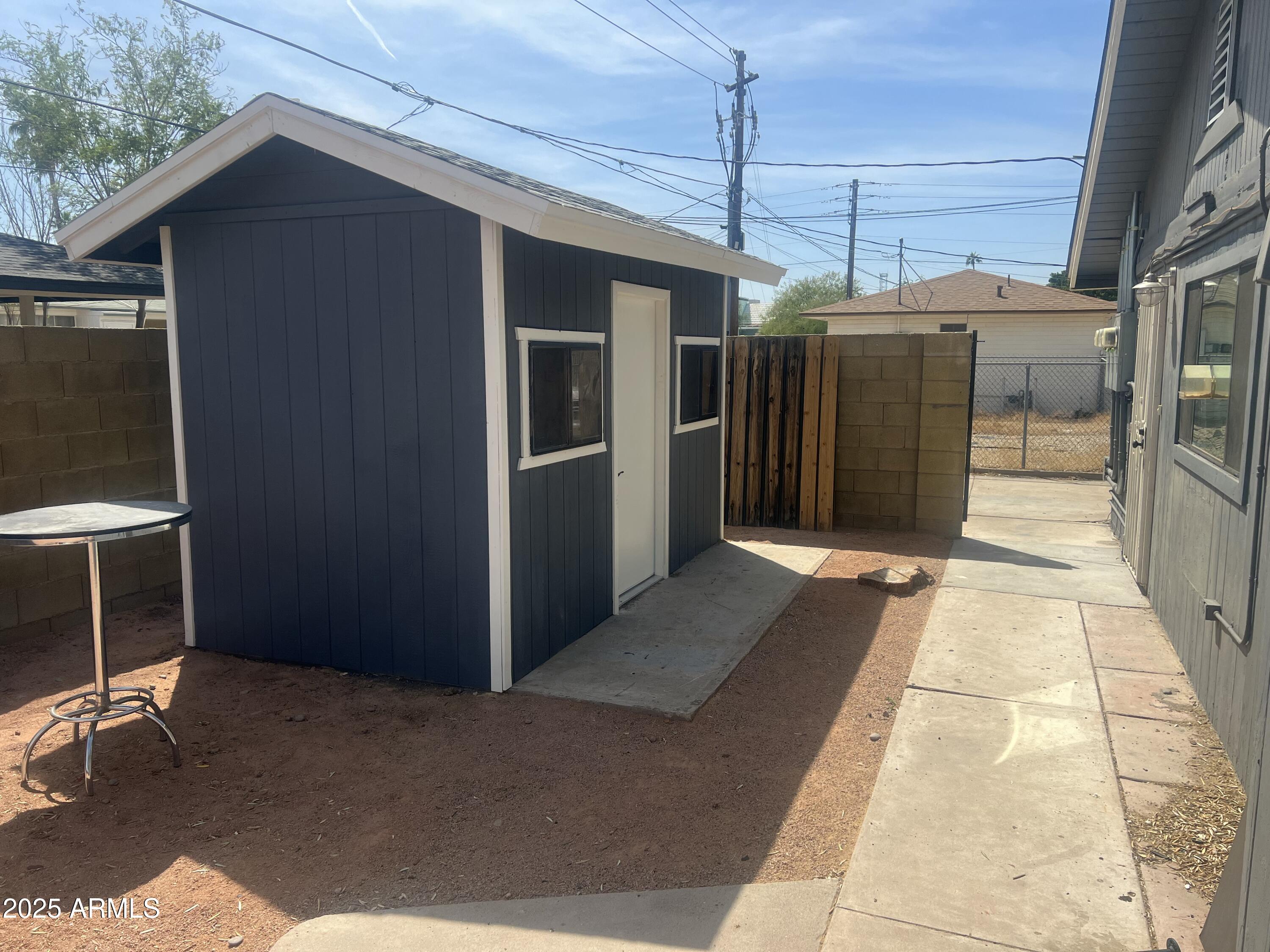 WESTERN VILLA - Residential Income
