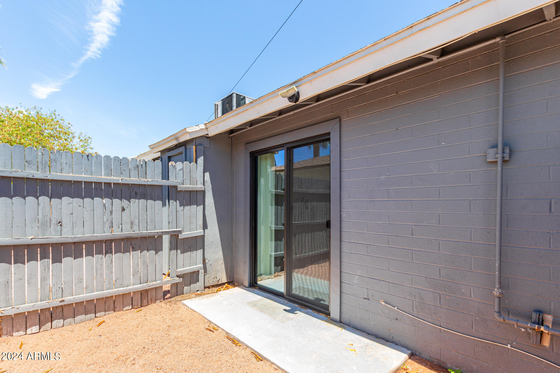 WESTERN VILLA - Residential Income