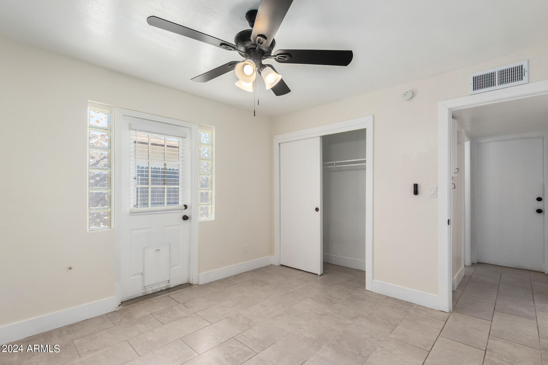 WESTERN VILLA - Residential Income