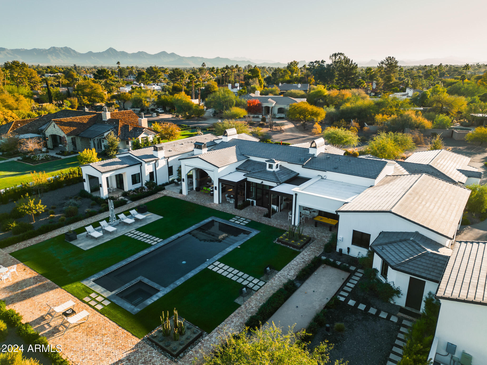 DOUBLETREE RANCHOS 2 - Residential
