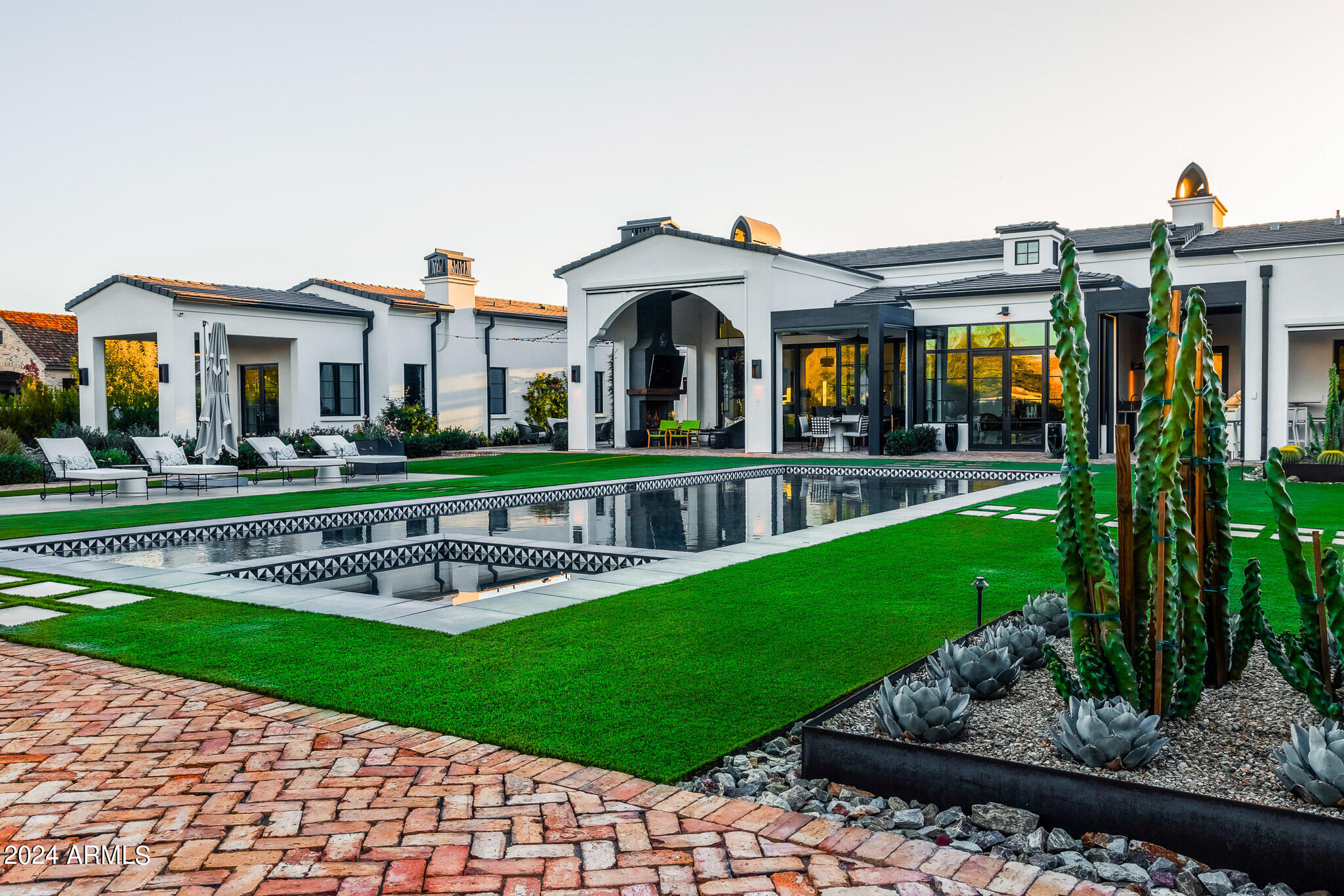 DOUBLETREE RANCHOS 2 - Residential