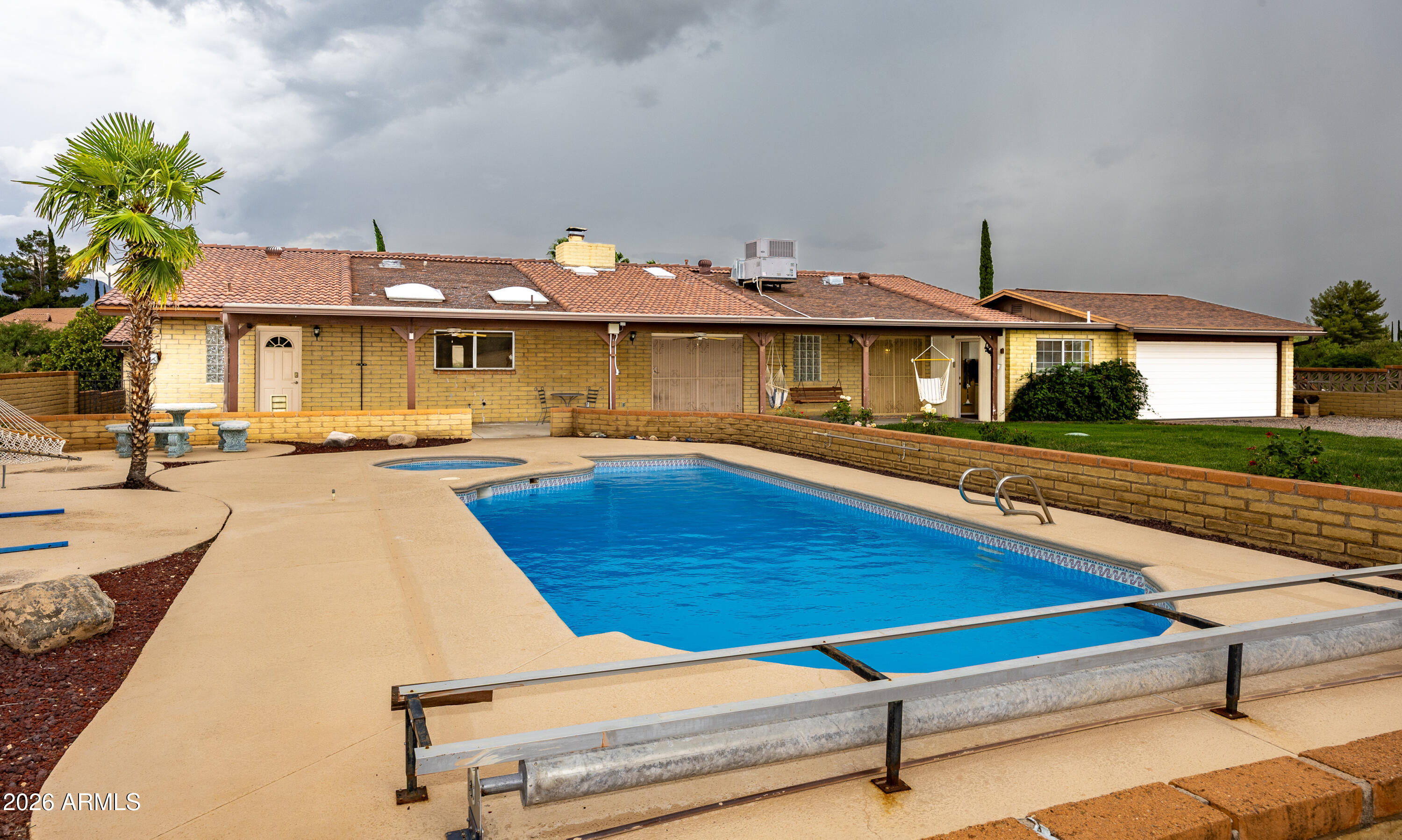 TOWN & COUNTRY ESTATES 6 - Residential
