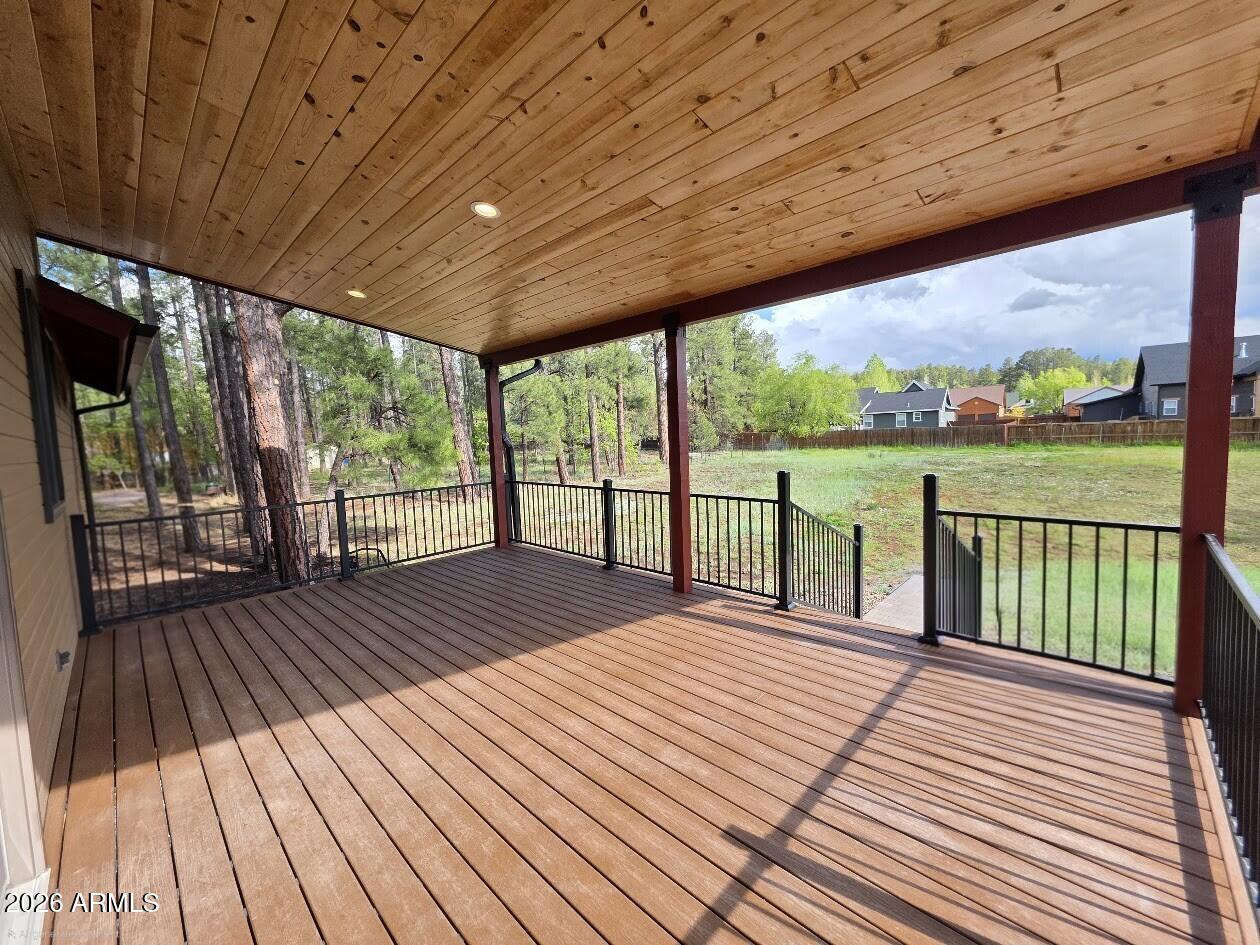 PINETOP ESTATES LOT 12 - Residential