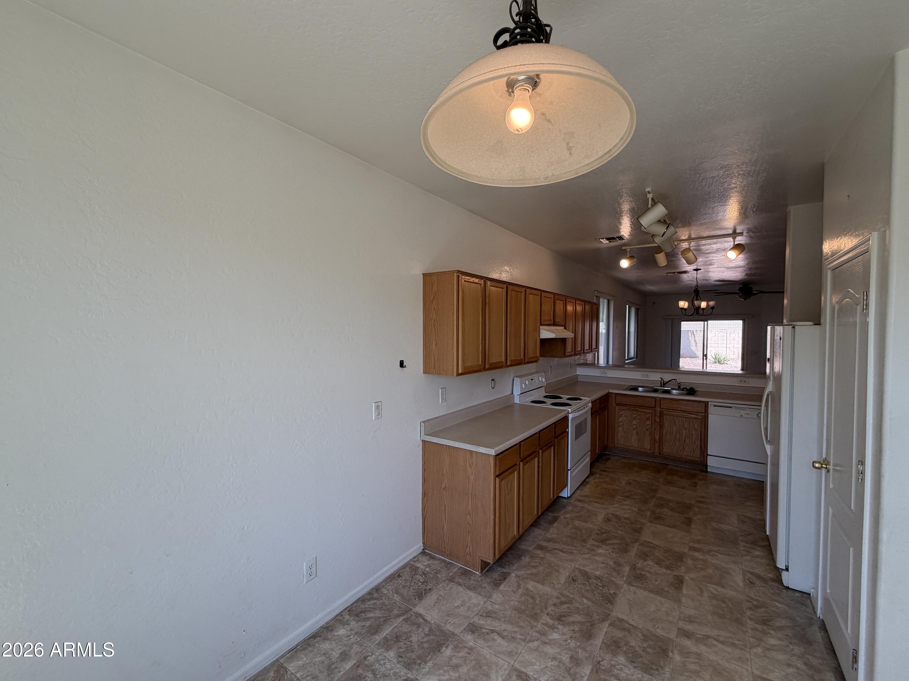 TRAILS AT AMBER RIDGE - Residential Lease