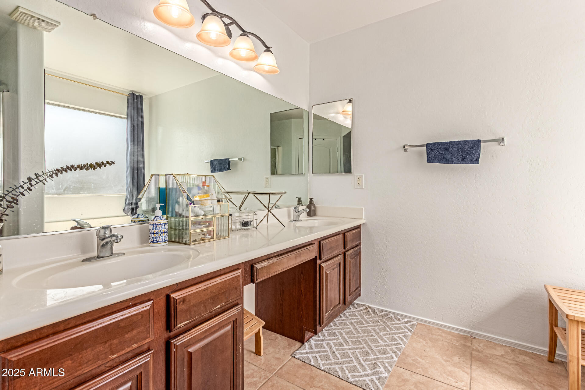 SENITA UNIT 1 - Residential