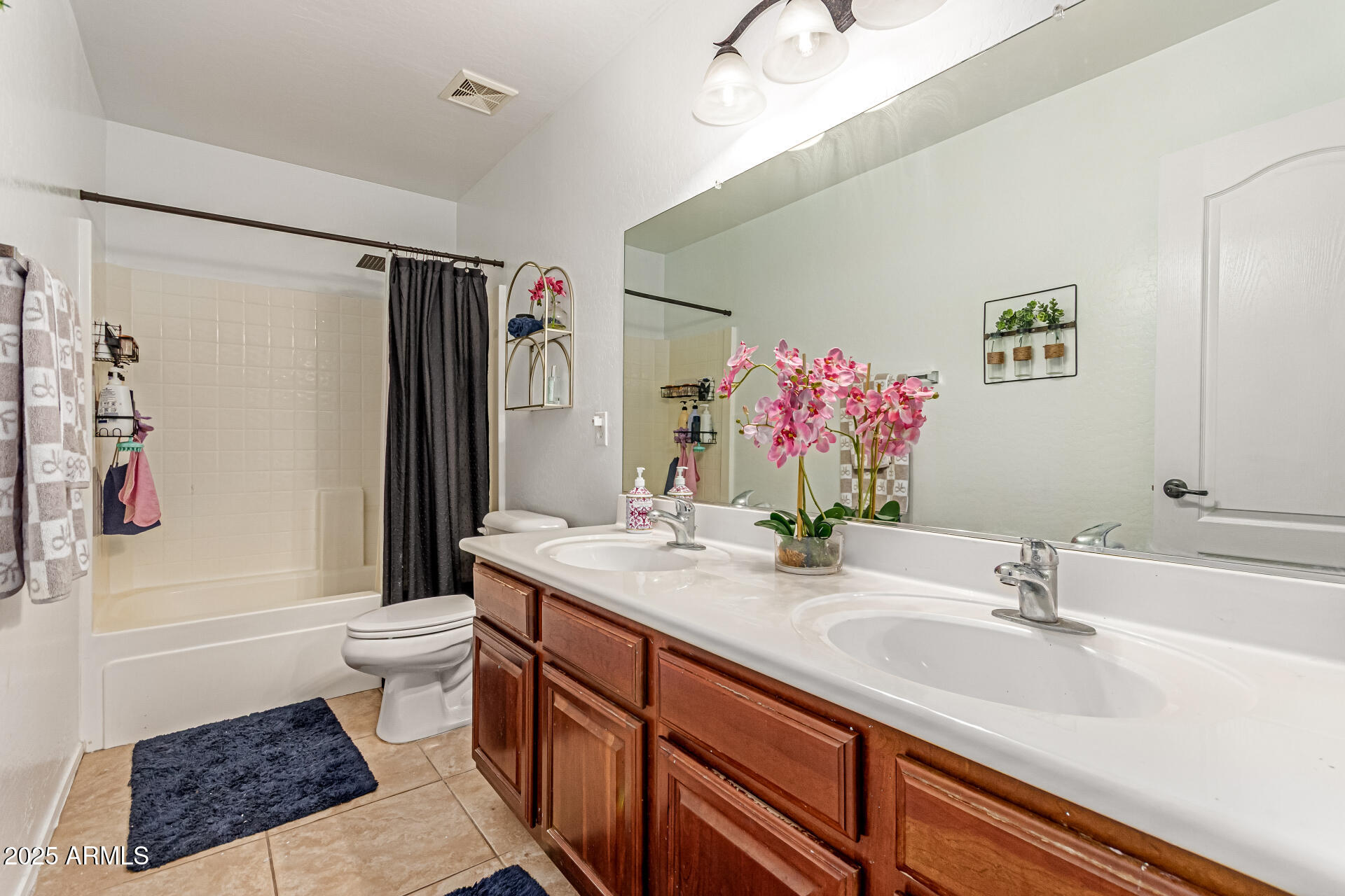 SENITA UNIT 1 - Residential