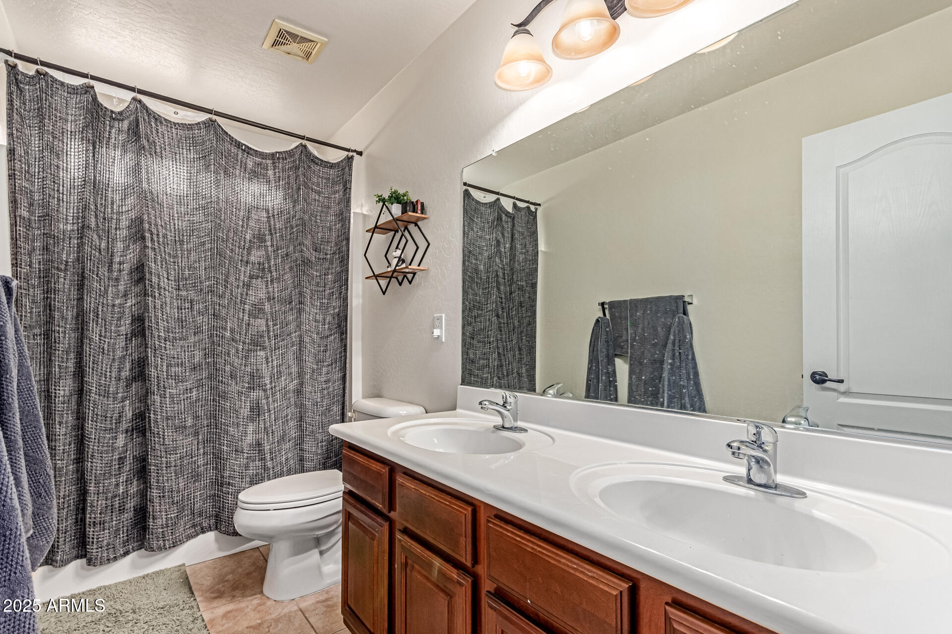 SENITA UNIT 1 - Residential