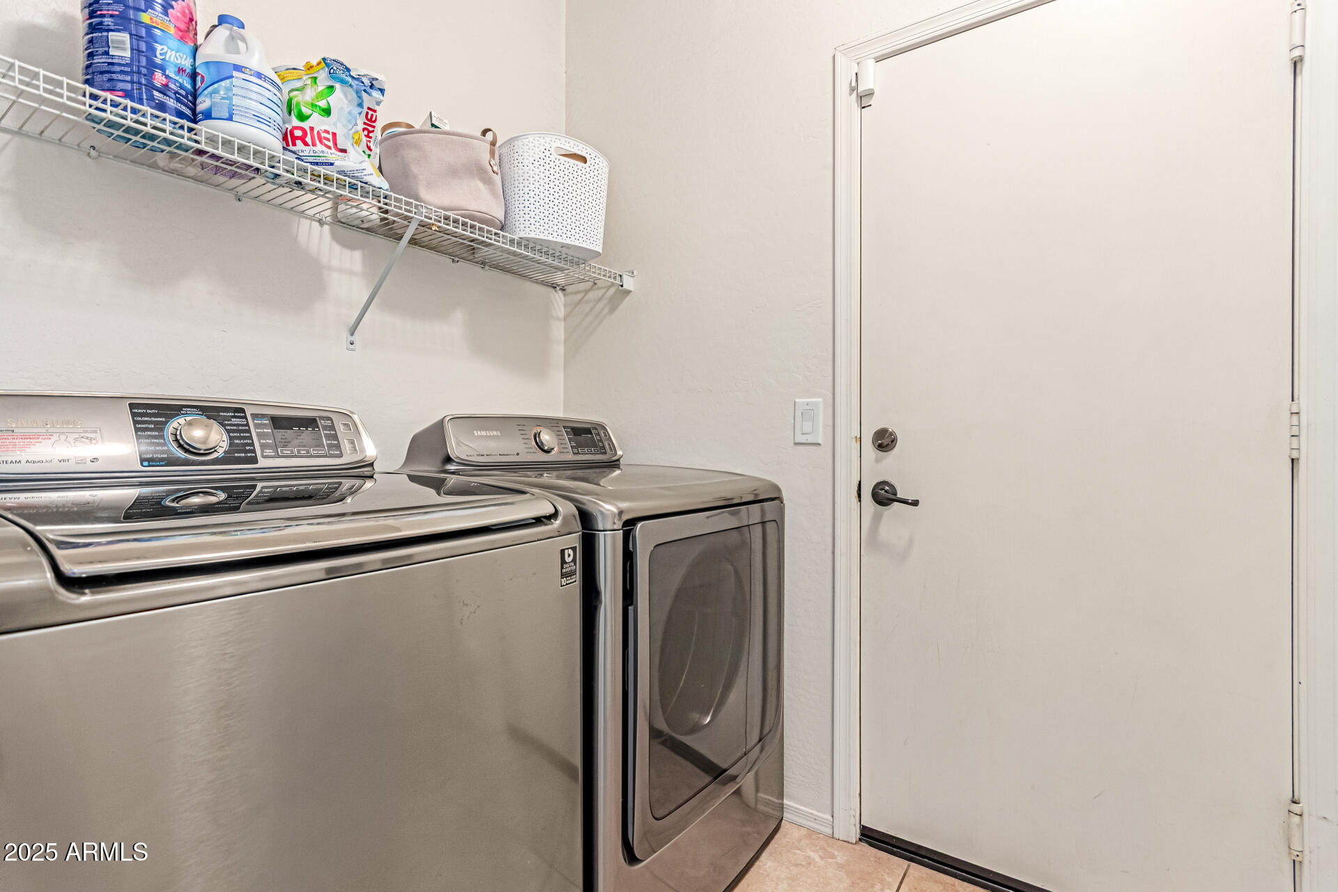 SENITA UNIT 1 - Residential