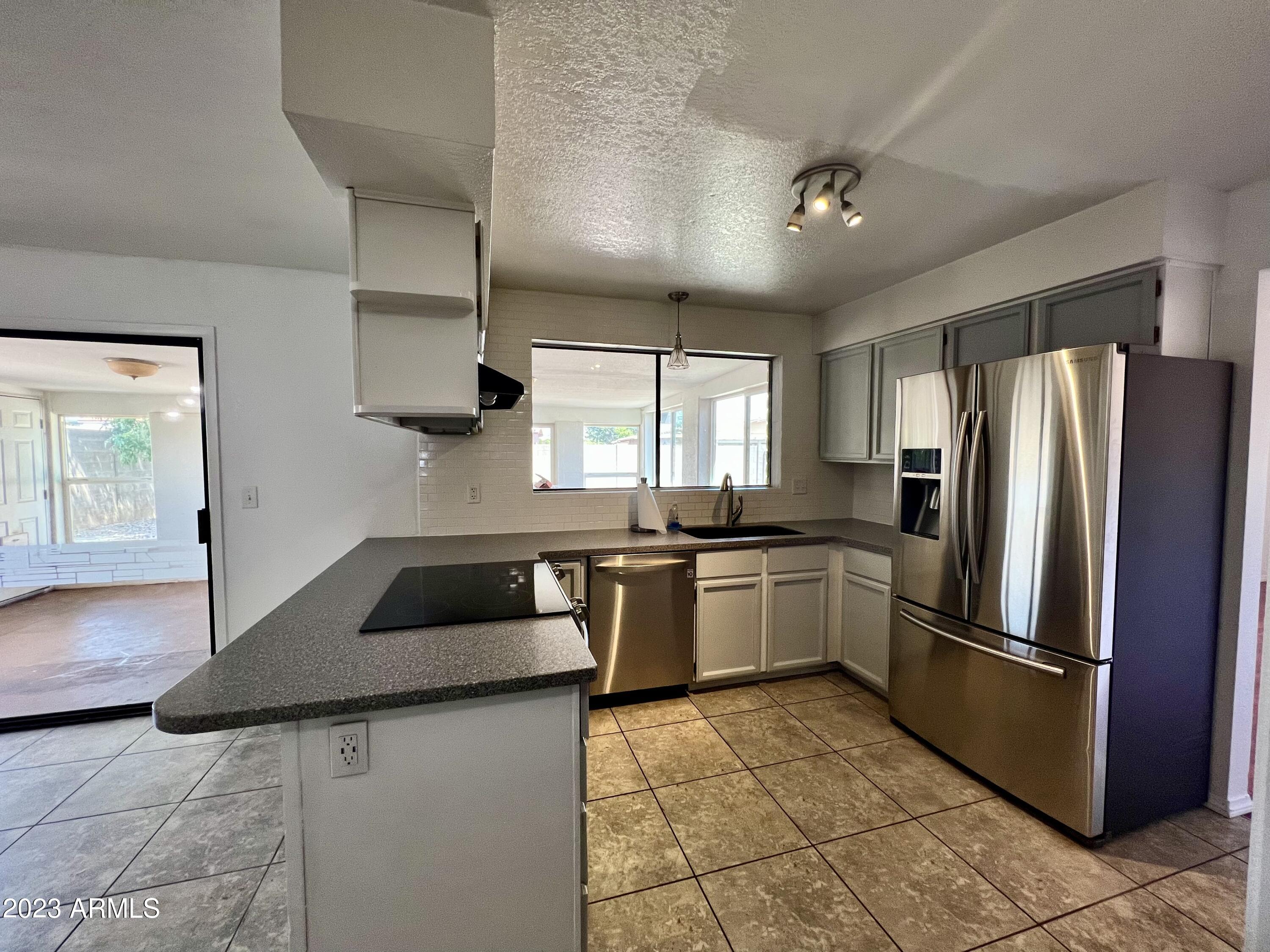MONTEBELLO - Residential