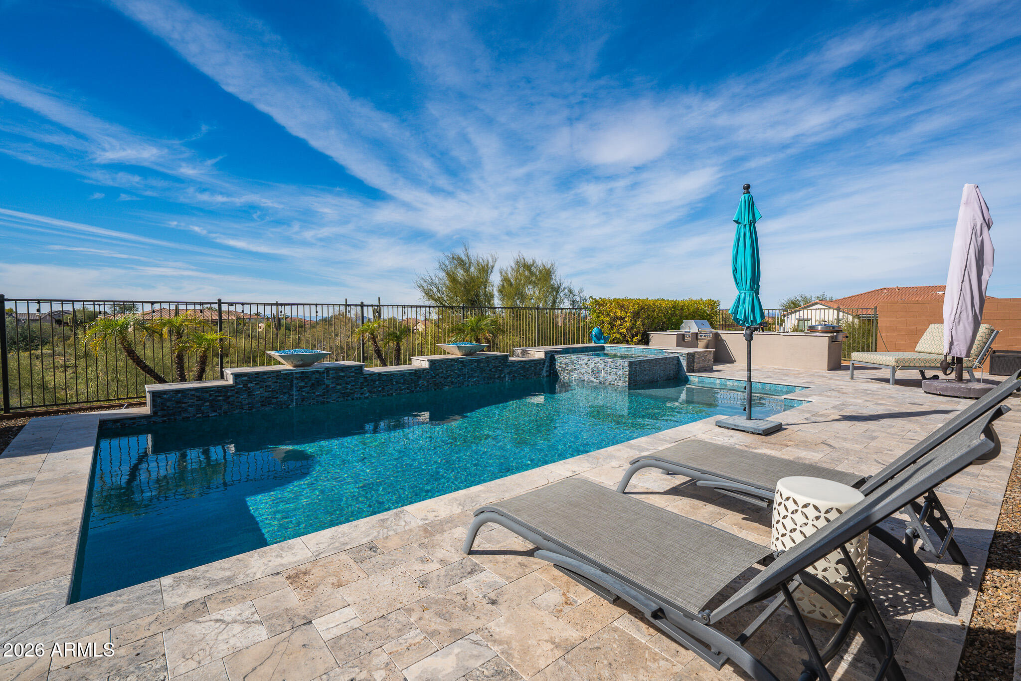 LONE MOUNTAIN - Residential