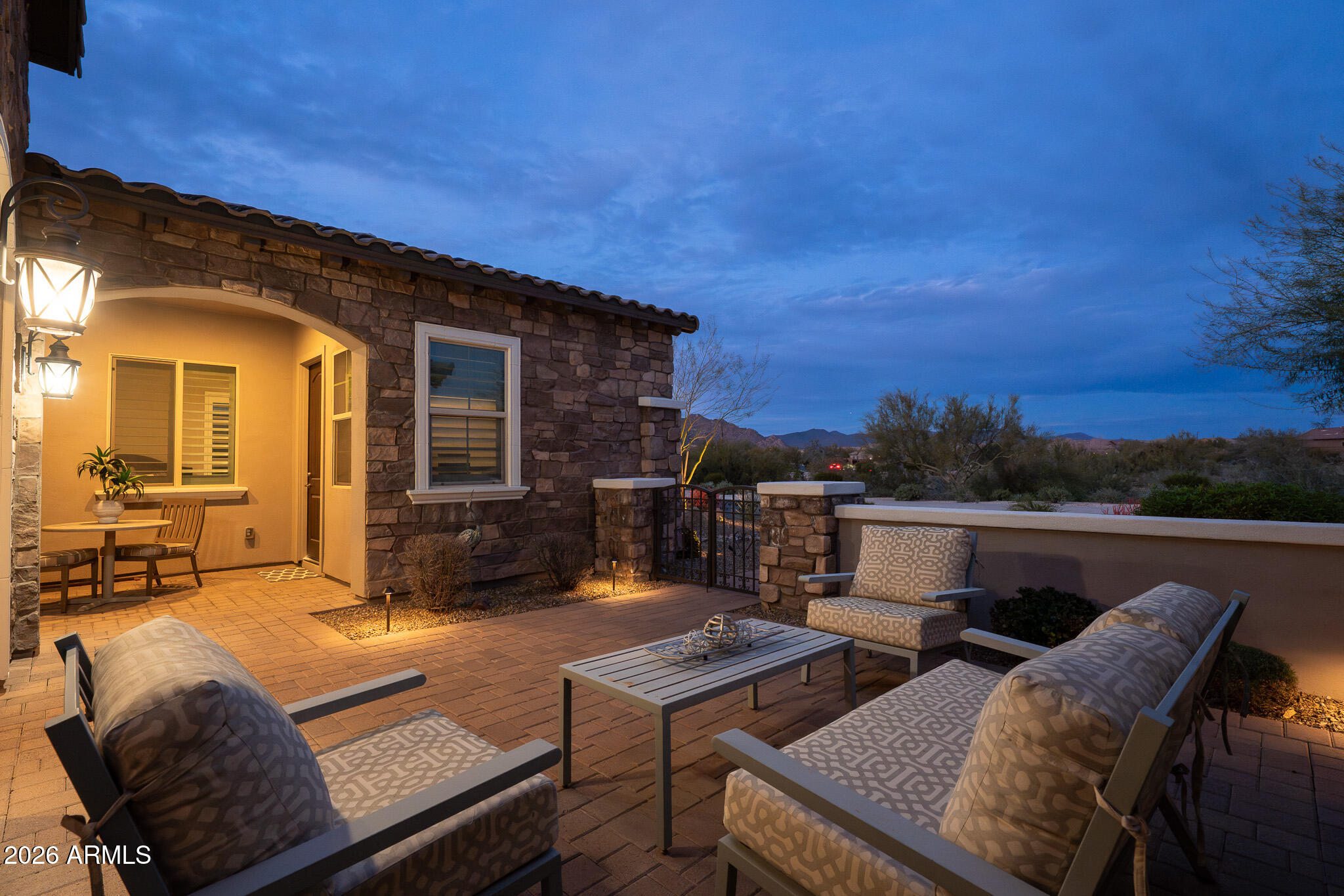 LONE MOUNTAIN - Residential