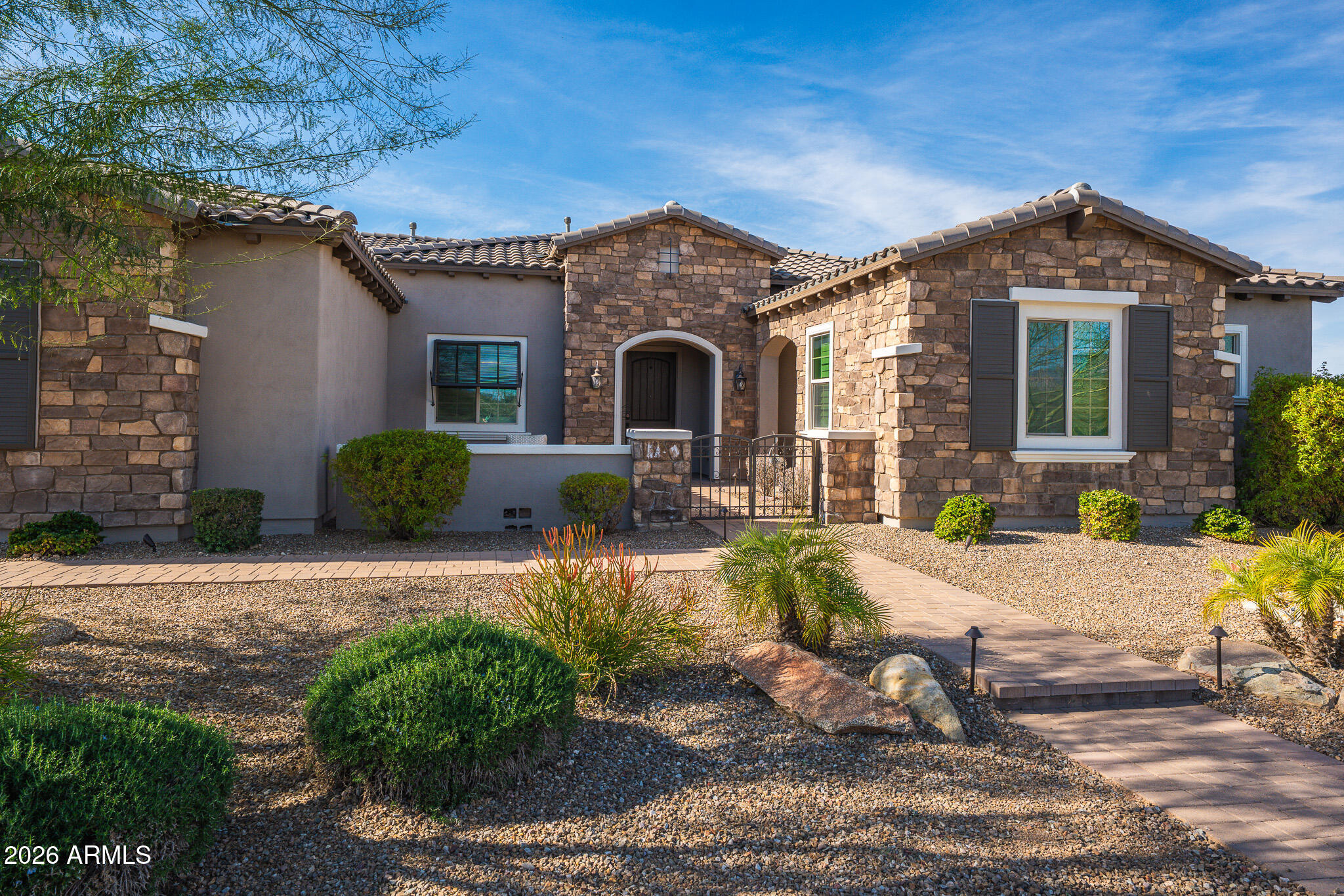 LONE MOUNTAIN - Residential