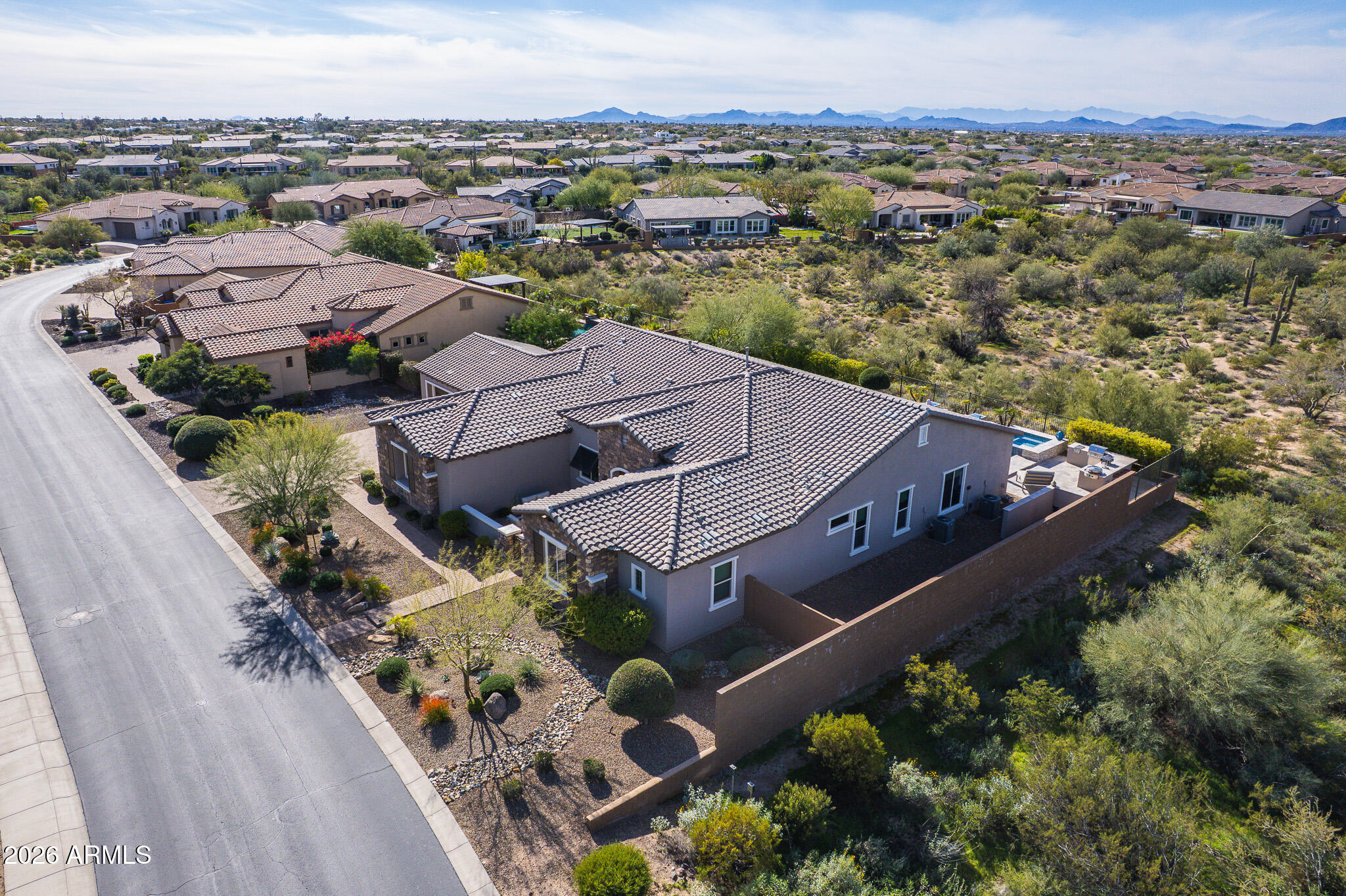LONE MOUNTAIN - Residential