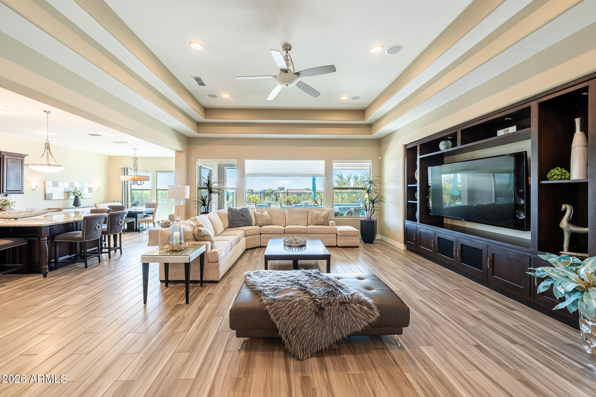 LONE MOUNTAIN - Residential