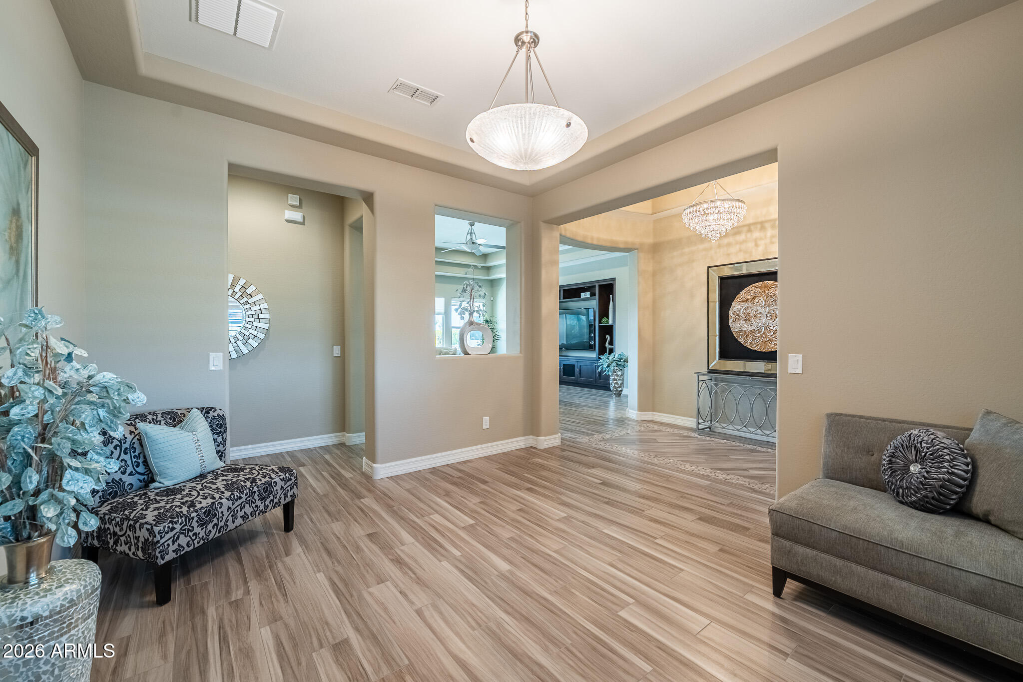 LONE MOUNTAIN - Residential