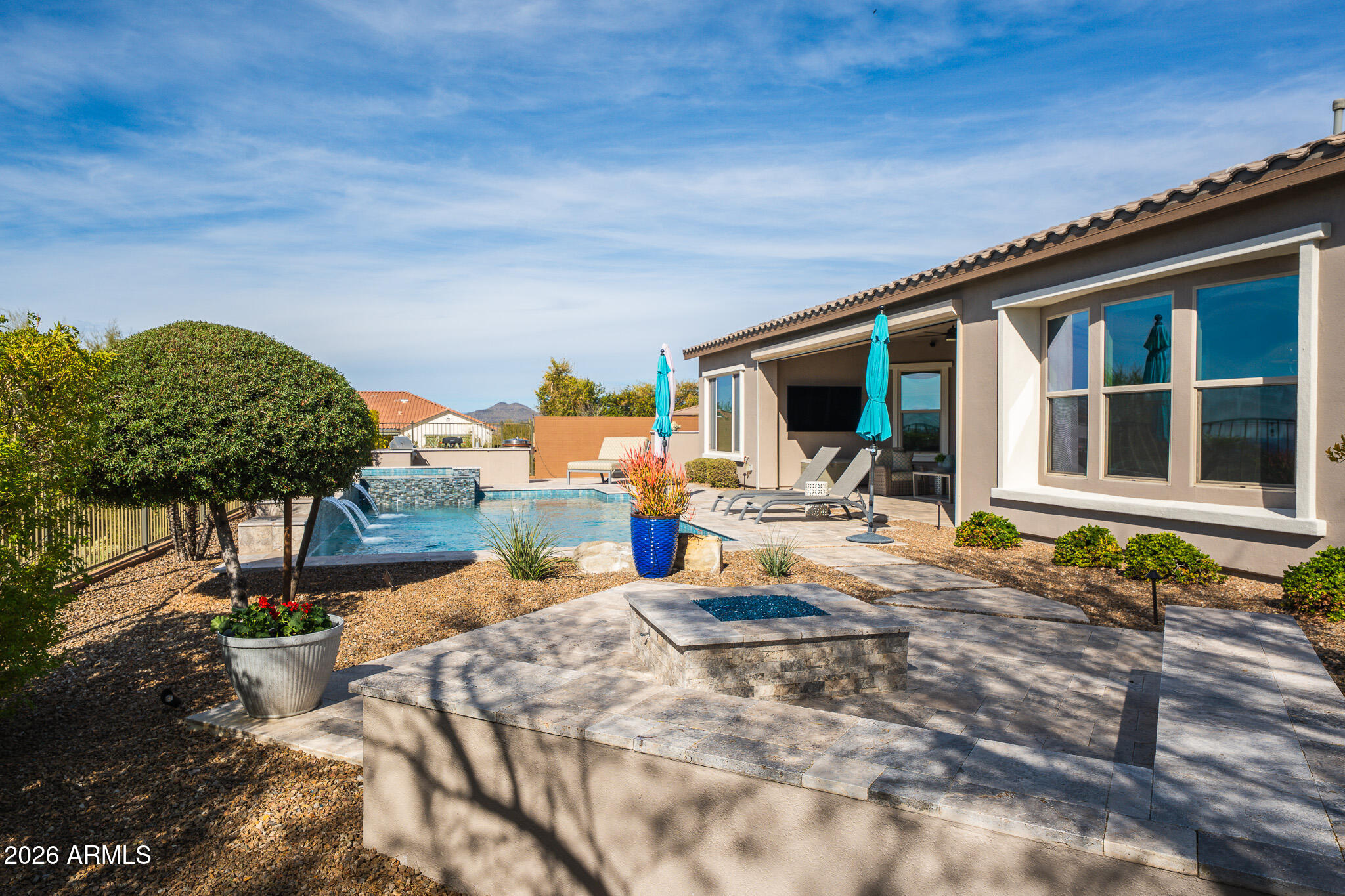 LONE MOUNTAIN - Residential