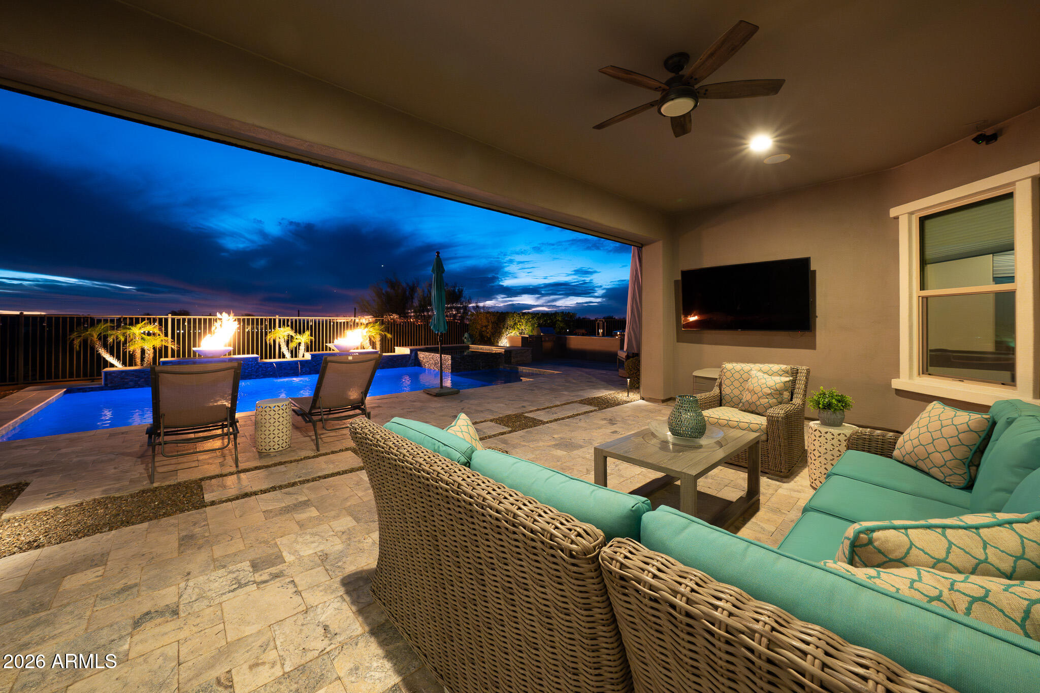LONE MOUNTAIN - Residential
