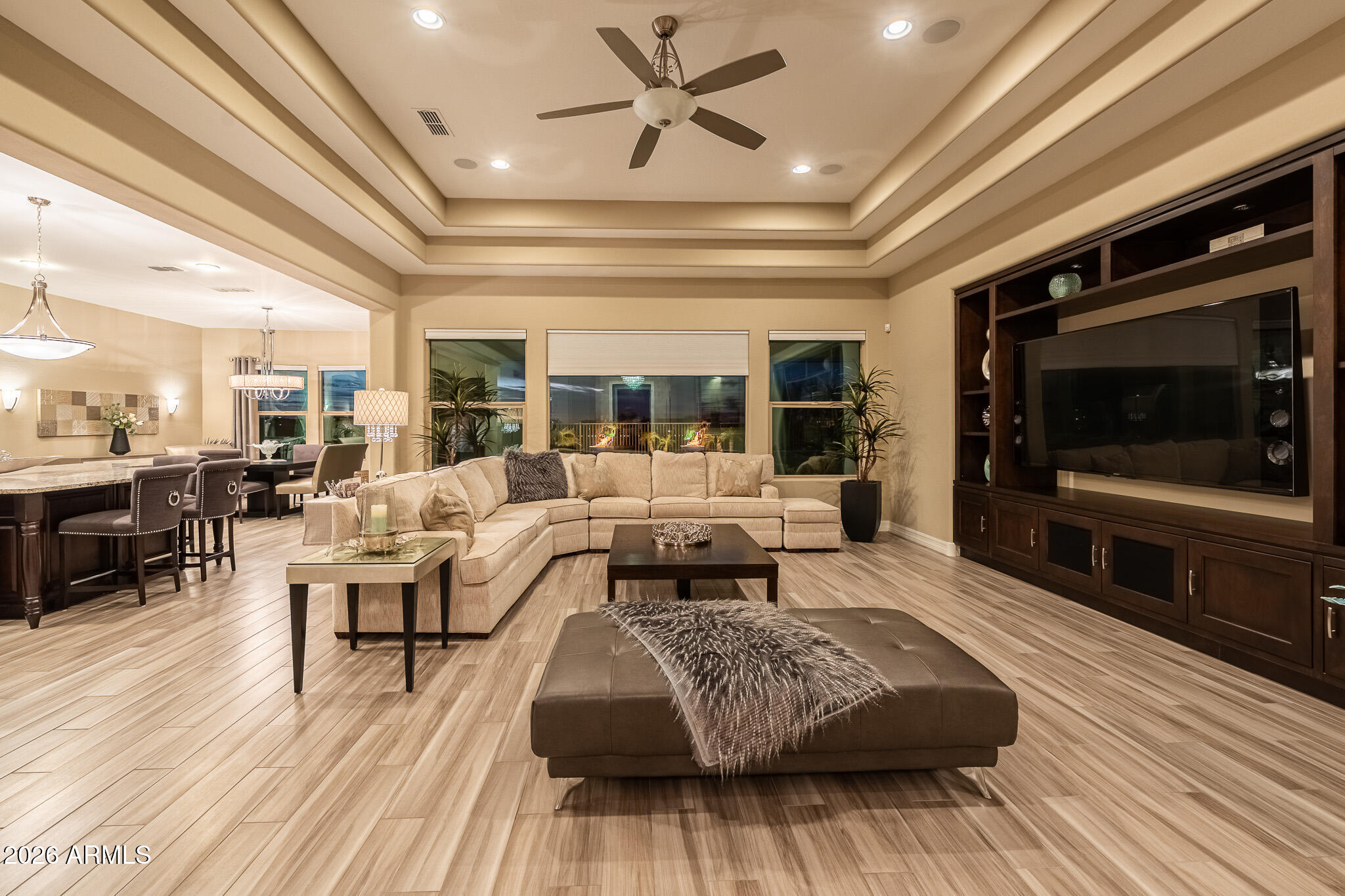 LONE MOUNTAIN - Residential