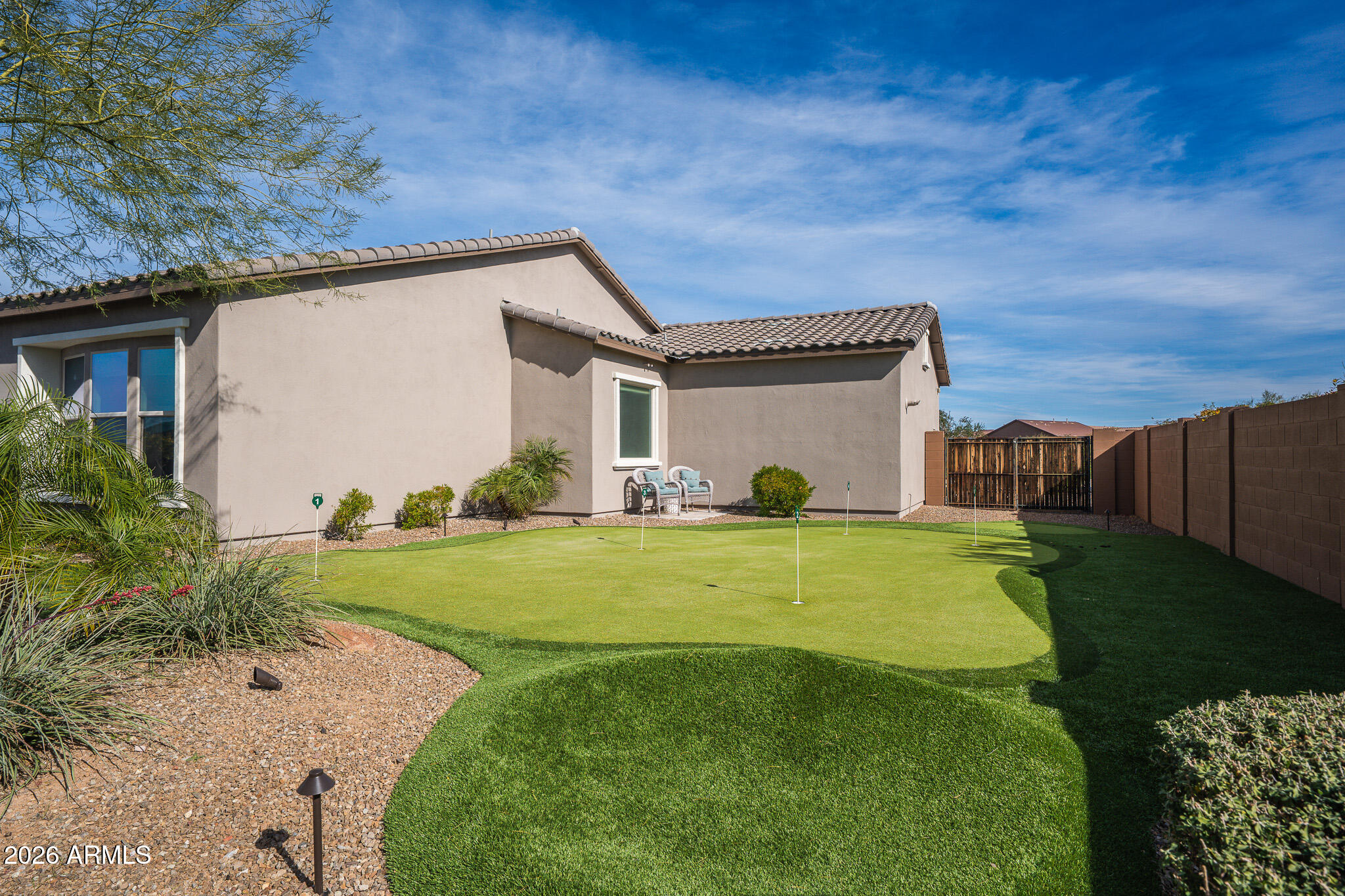 LONE MOUNTAIN - Residential