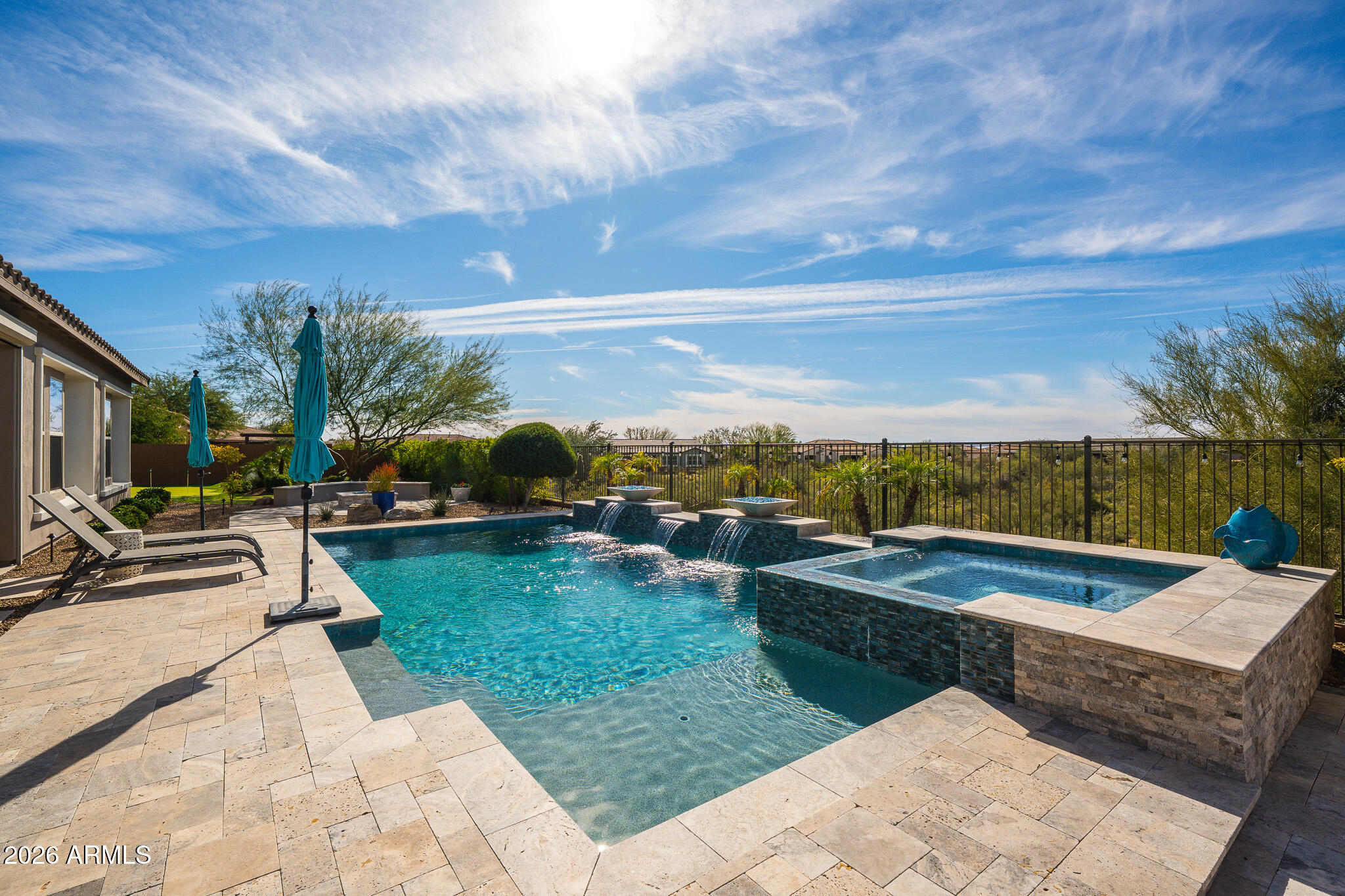 LONE MOUNTAIN - Residential
