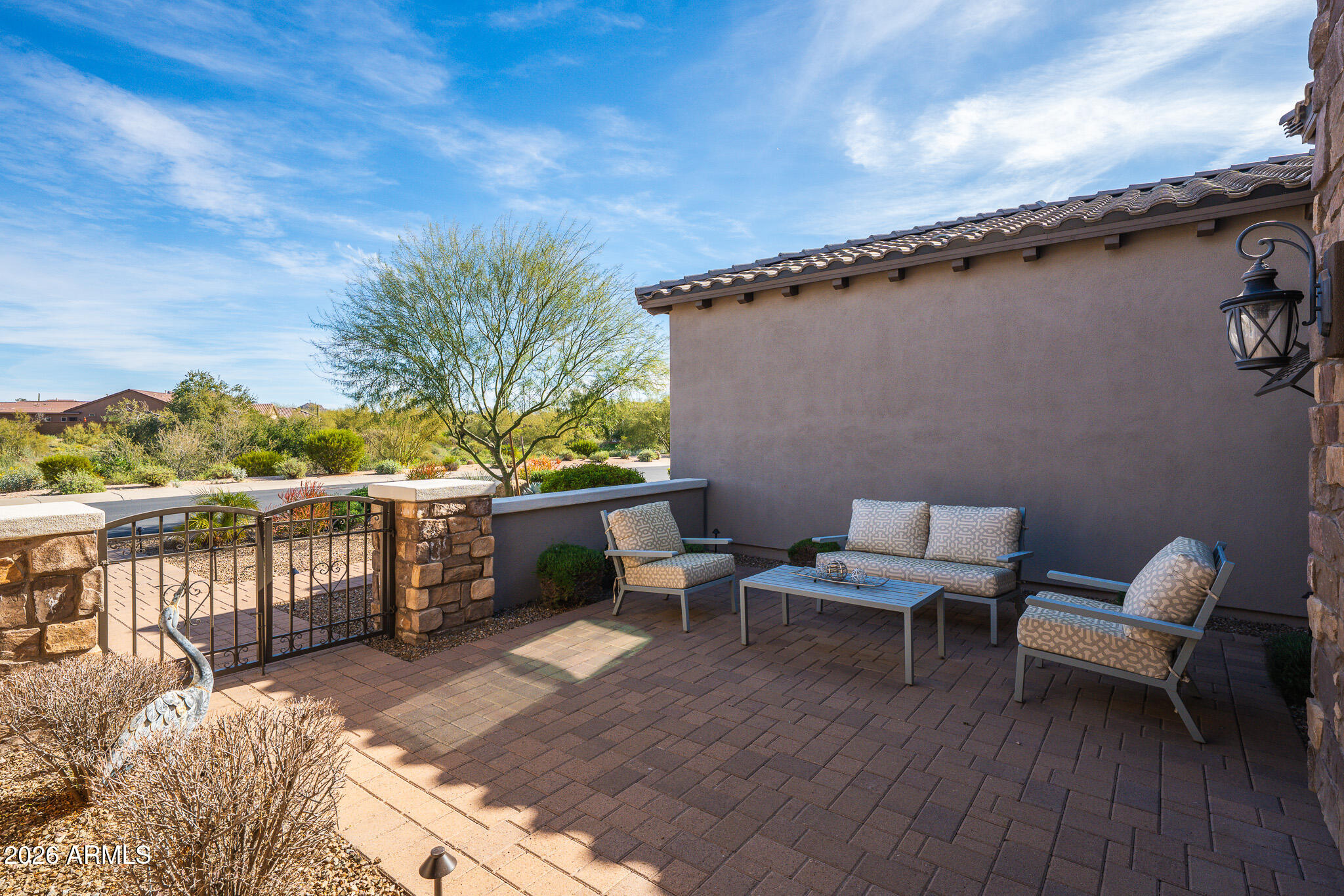 LONE MOUNTAIN - Residential