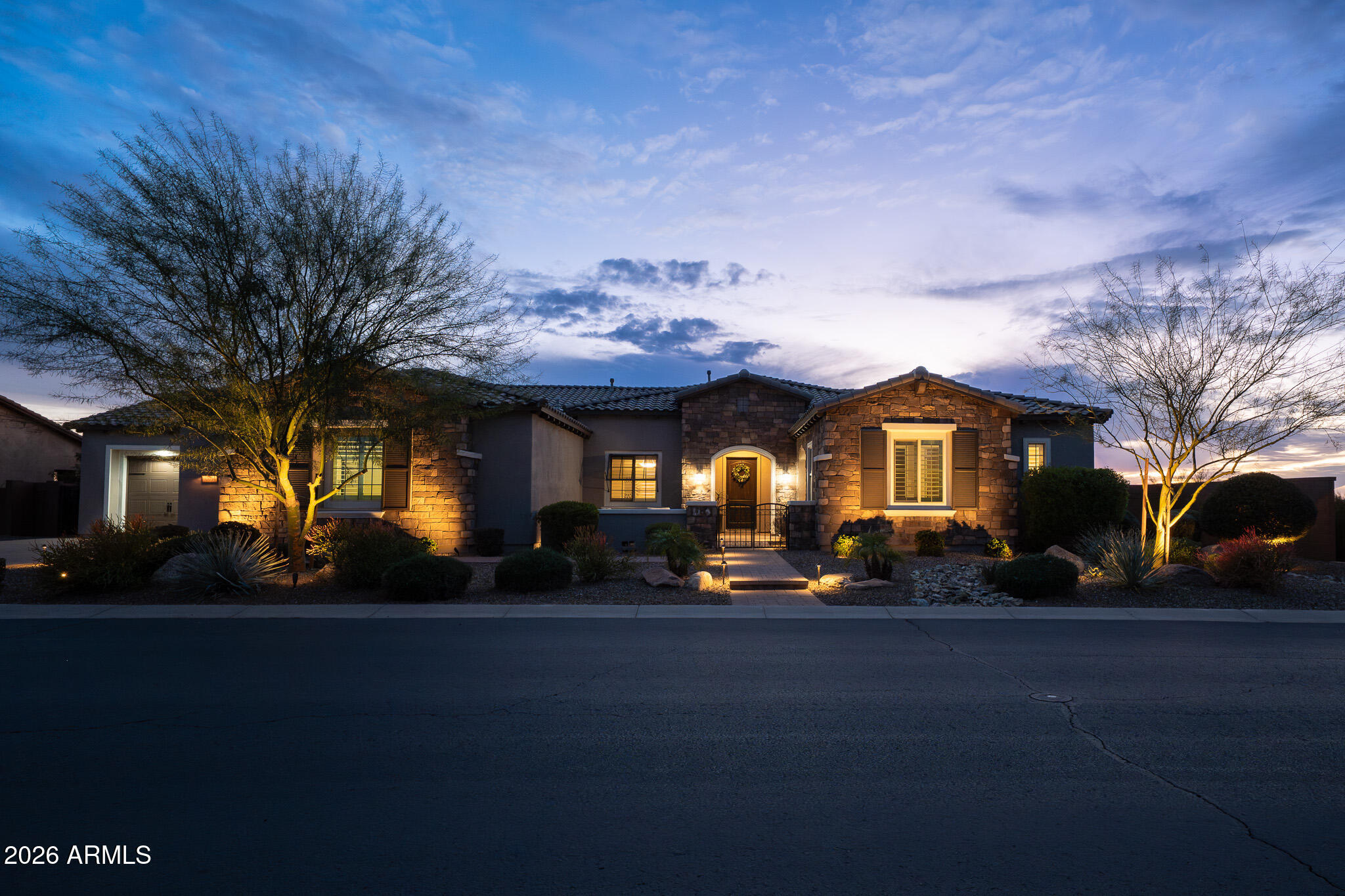 LONE MOUNTAIN - Residential