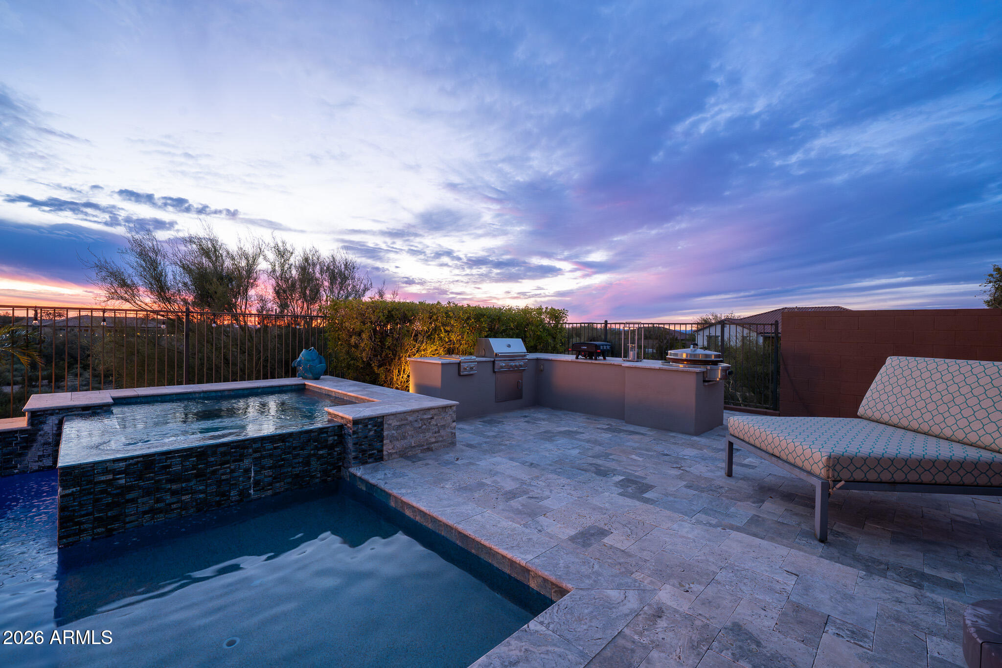 LONE MOUNTAIN - Residential
