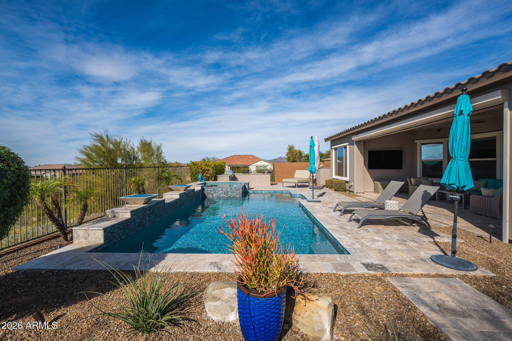 LONE MOUNTAIN - Residential
