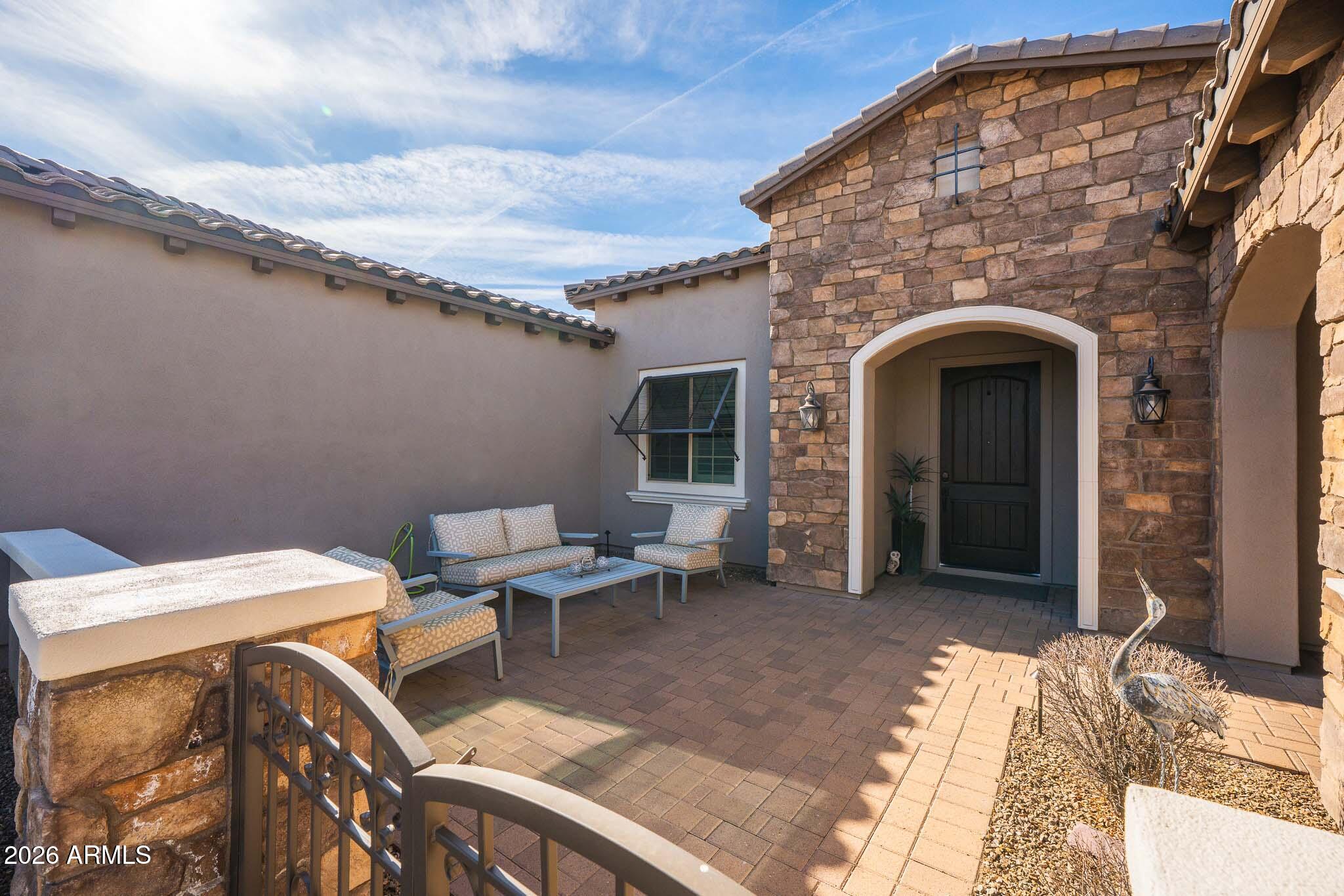 LONE MOUNTAIN - Residential
