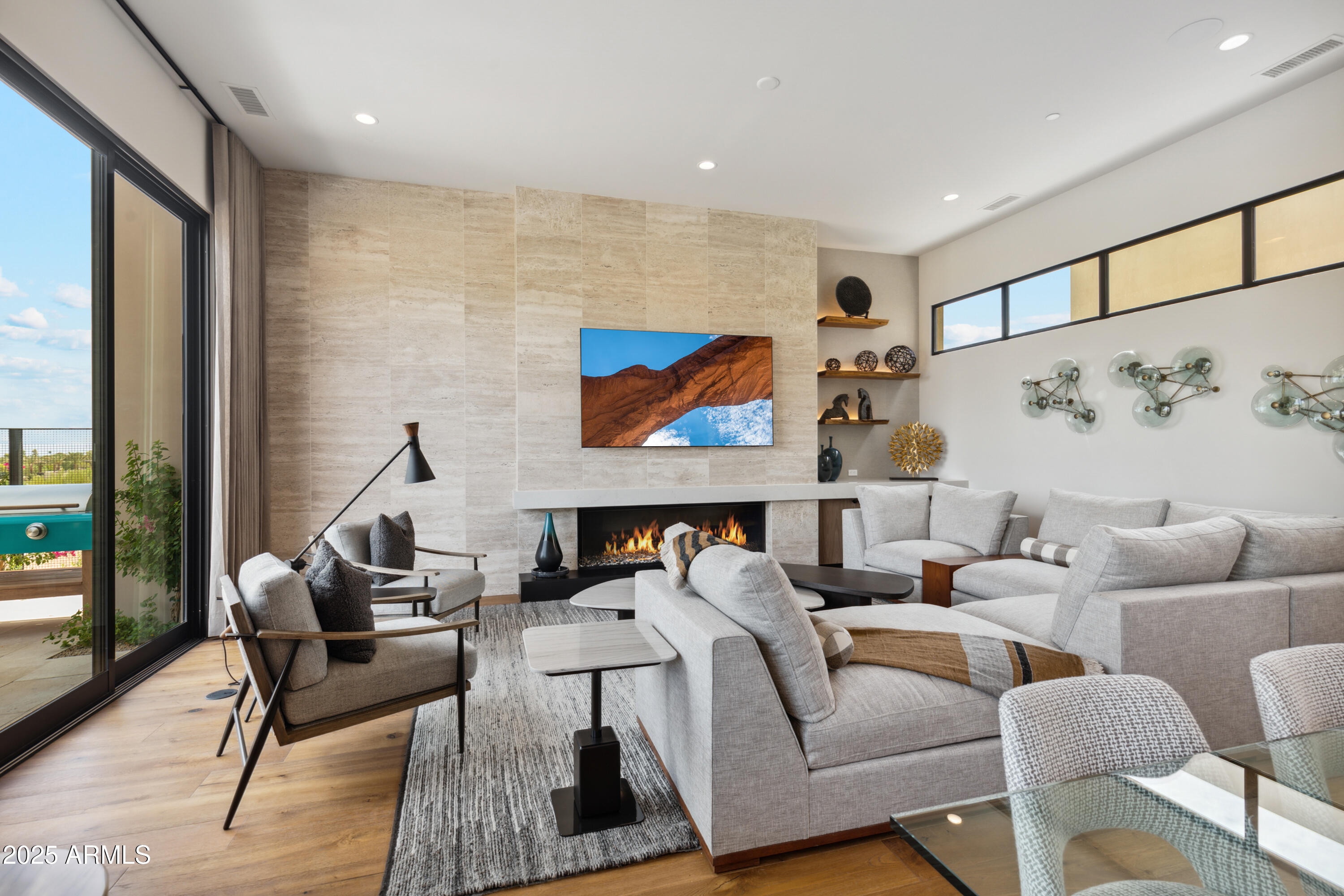 PHOENICIAN - Residential