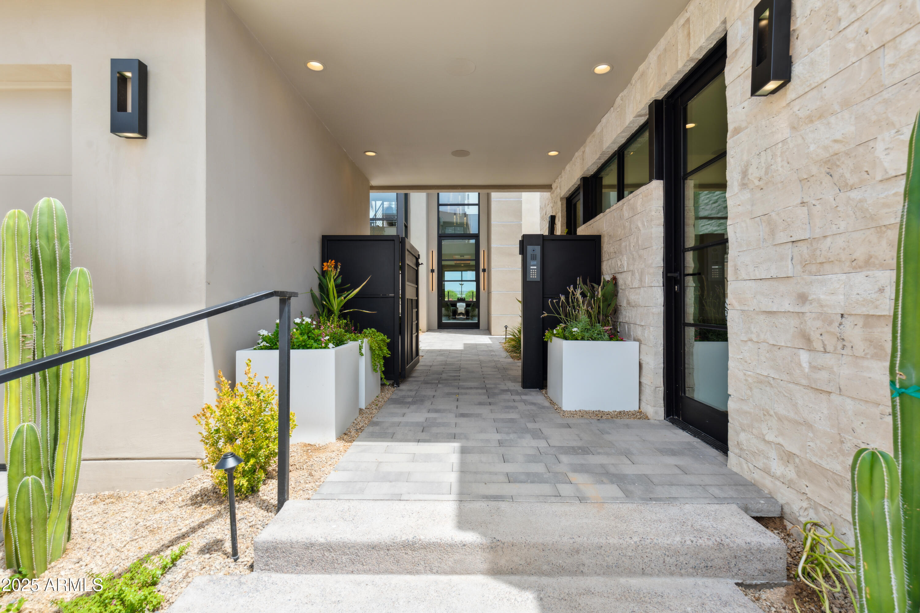PHOENICIAN - Residential